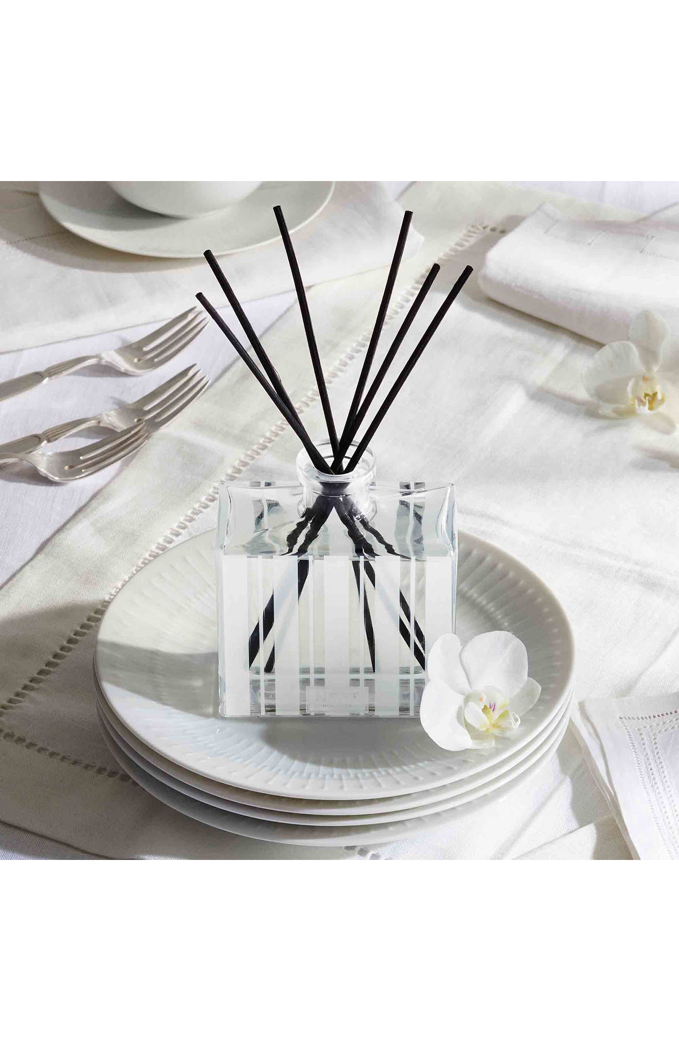 NEST New York Linen Reed Diffuser