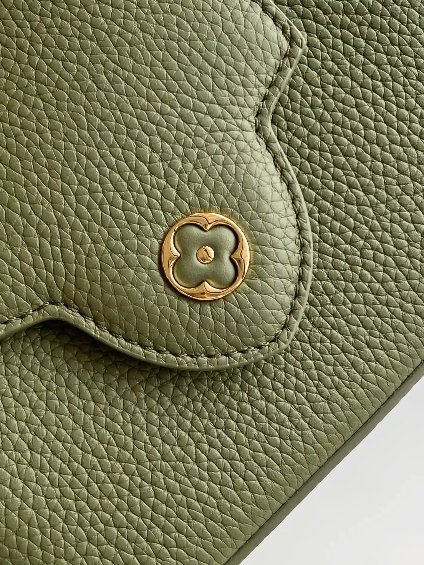 Louis Vuitton Black Capucines Grained Leather Top Handle Bag product photo from LabelPicks