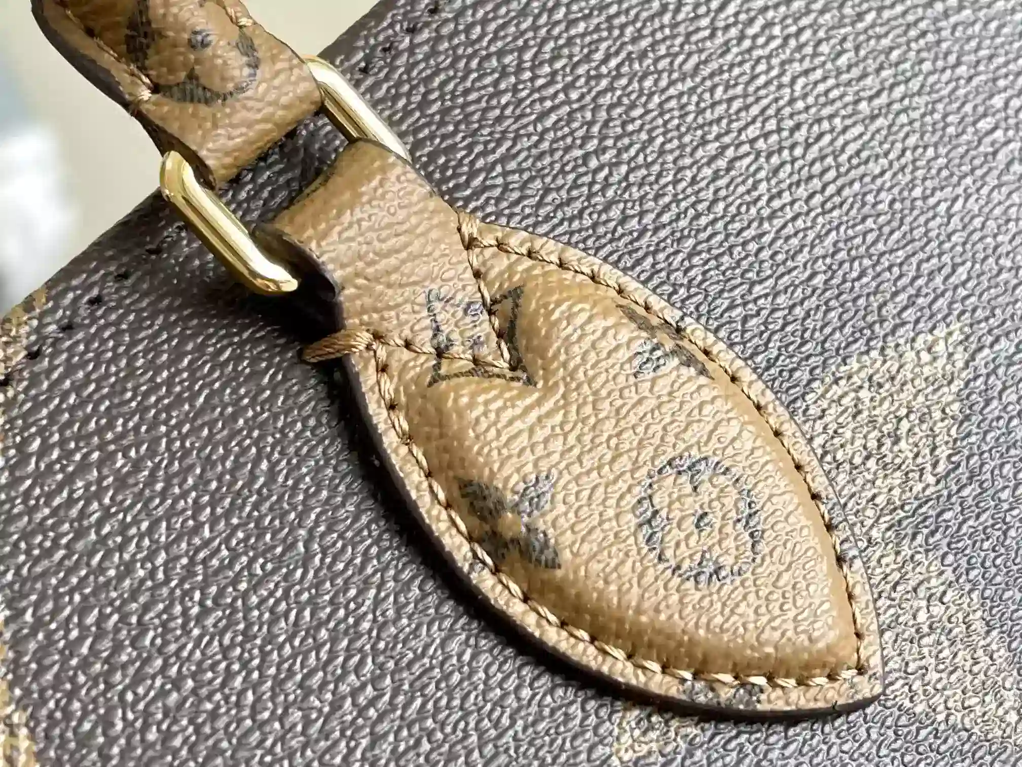 Louis Vuitton Onthego Tote Bag product photo from LabelPicks