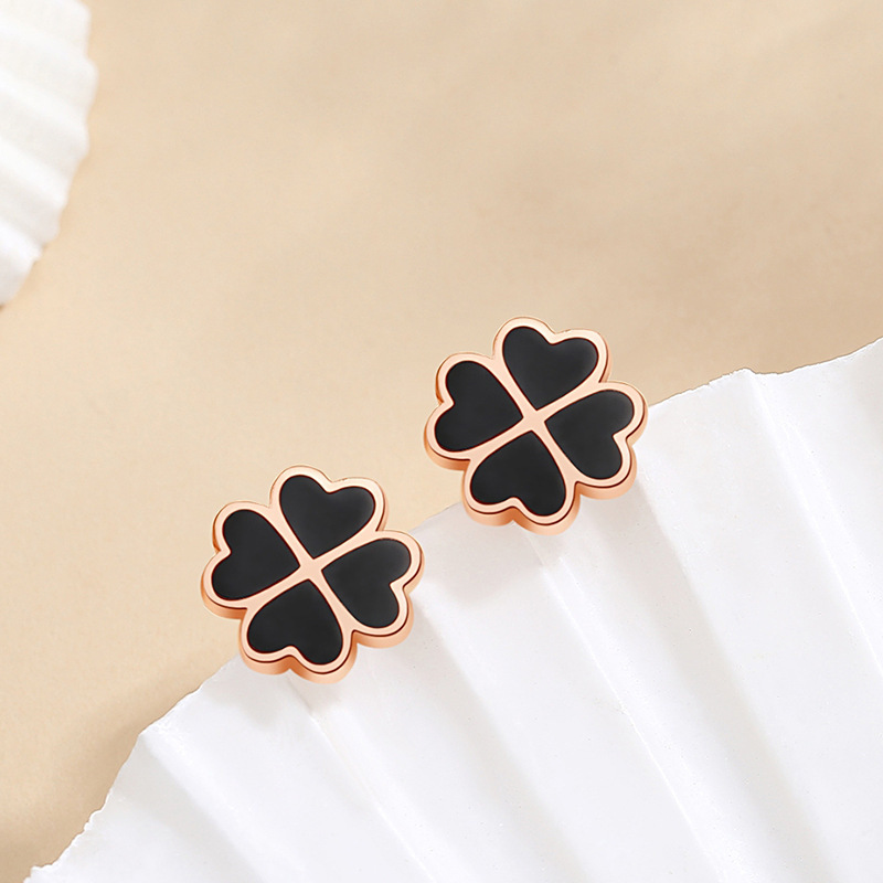 Four-leaf clover earrings for women, 925 sterling silver, Korean style heart-shaped resin earrings, versatile and fashionable summer earrings