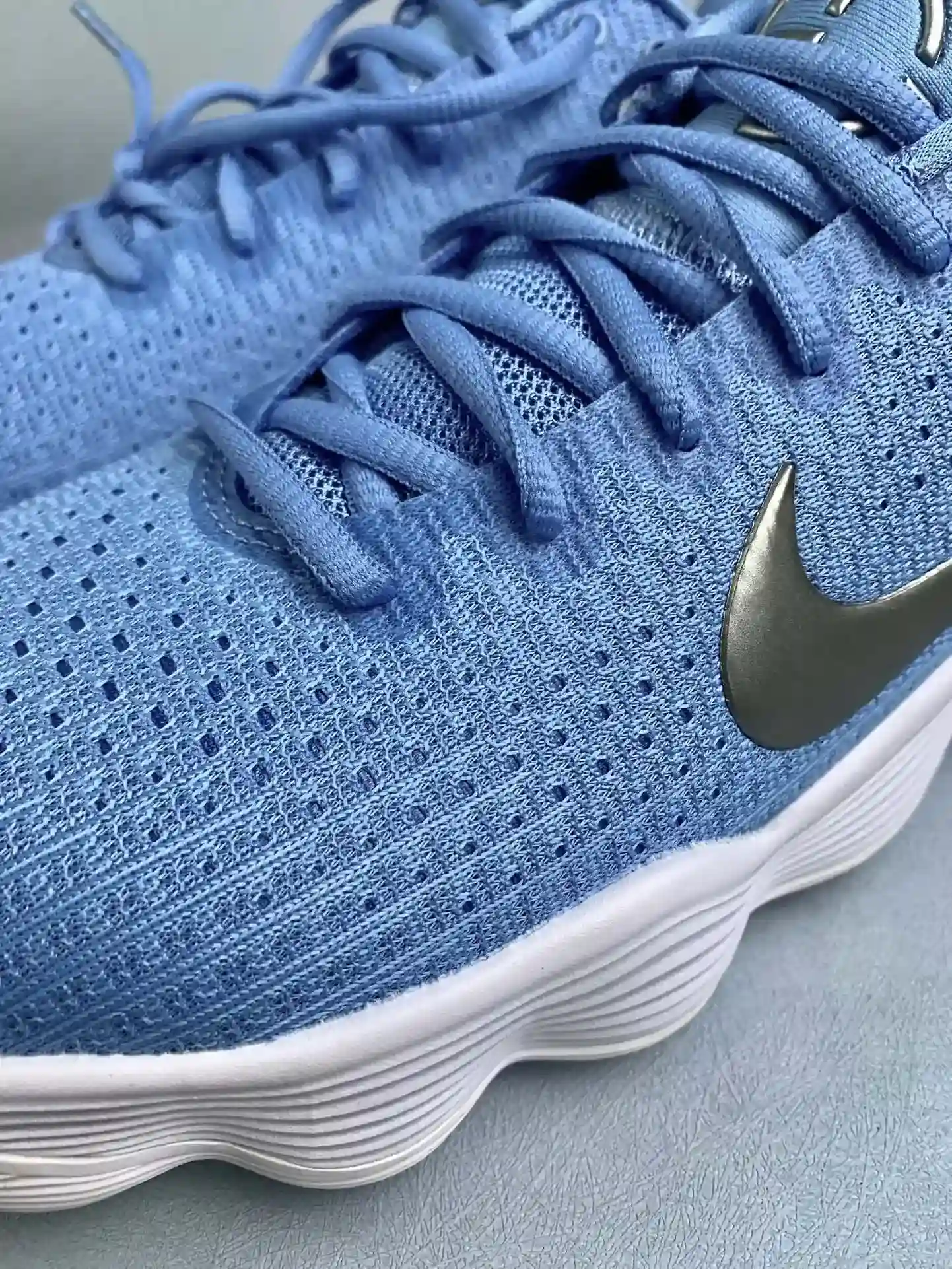 Nike Hyperdunk 2017 Low Basketball Shoes product photo from LabelPicks