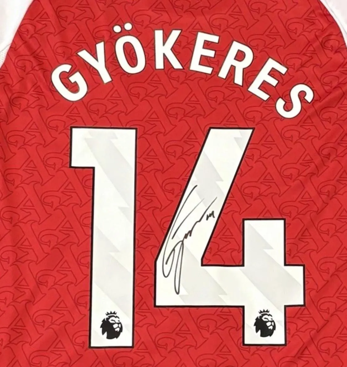 Viktor Gy枚keres SIGNED Arsenal 25/26 Home Jersey/Shirt - COA - 2025