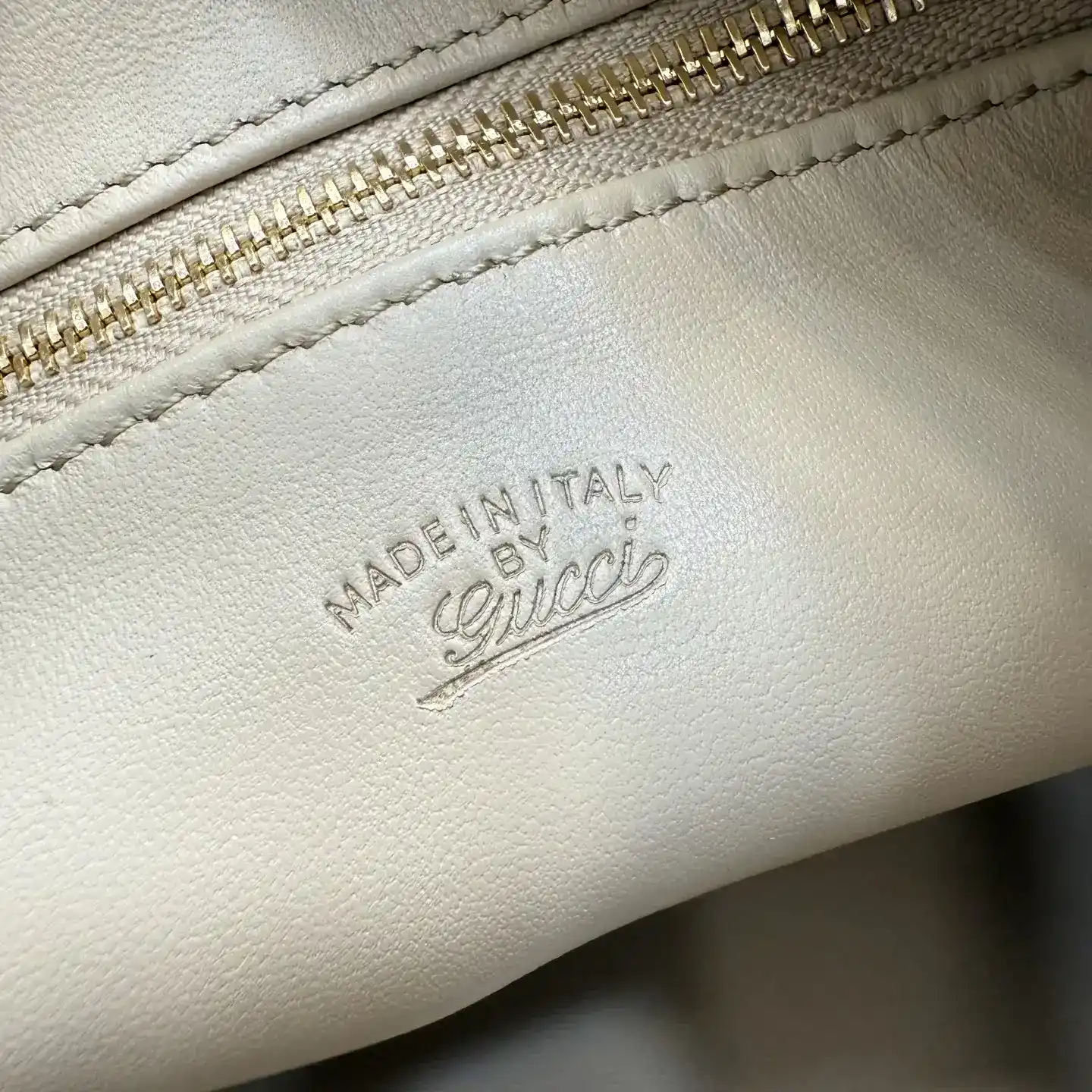 Gucci White Jackie Grained Leather Shoulder Bag product photo from LabelPicks