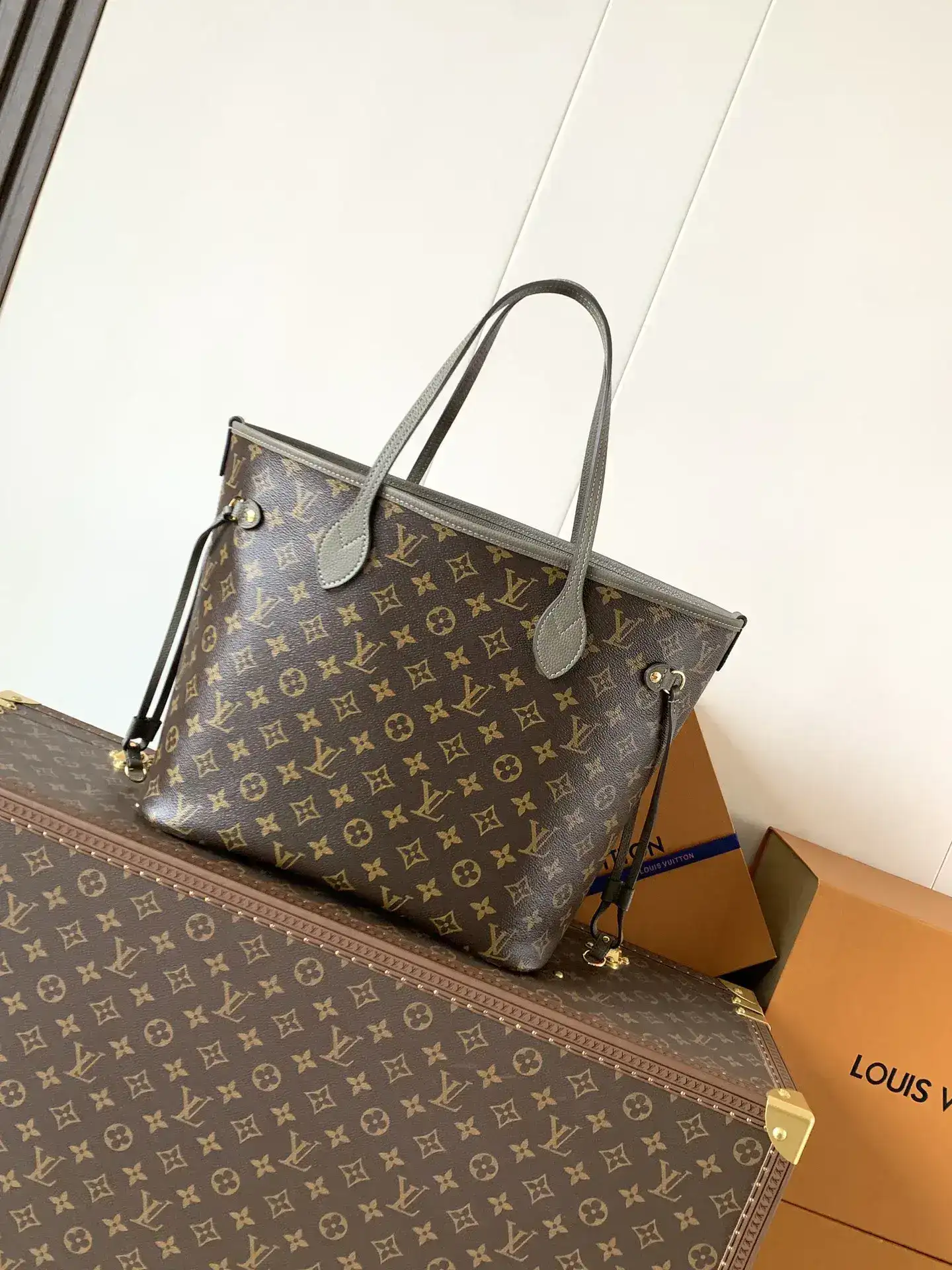 Louis Vuitton Neverfull Black Monogram Canvas Tote Bag product photo from LabelPicks