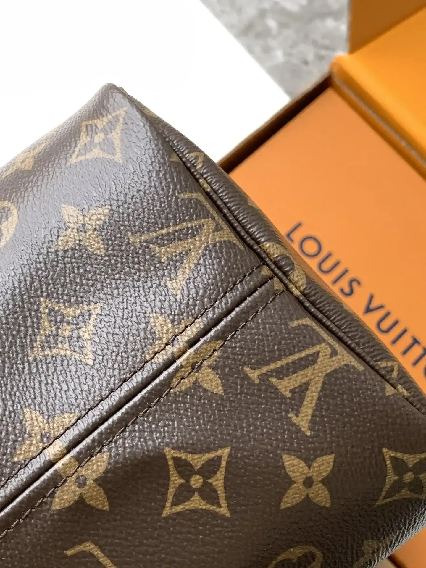 Louis Vuitton Neverfull Tote Bag product photo from LabelPicks