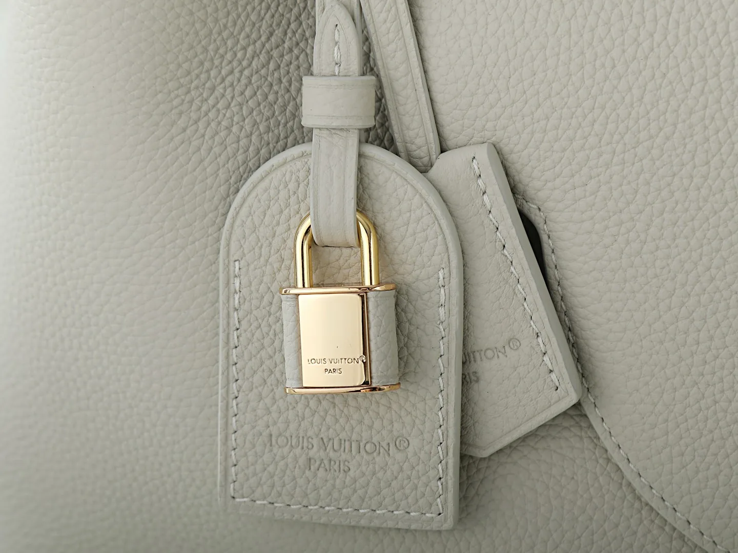 Louis Vuitton Capucines White Calfskin Top Handle Bag product photo from LabelPicks