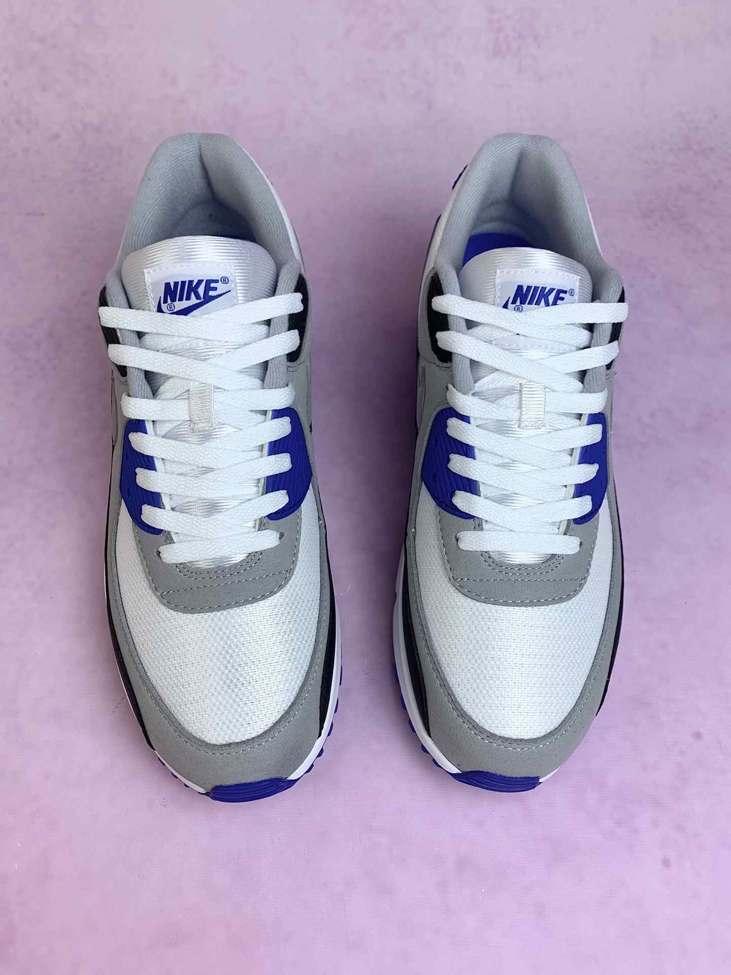 Nike Air Max 90 Shoes