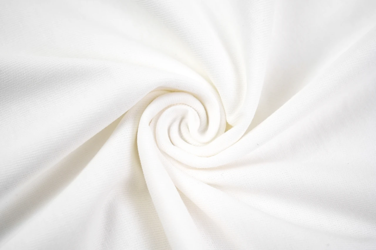 GUCCI White Gradient Hem Logo T-Shirt product photo from LabelPicks