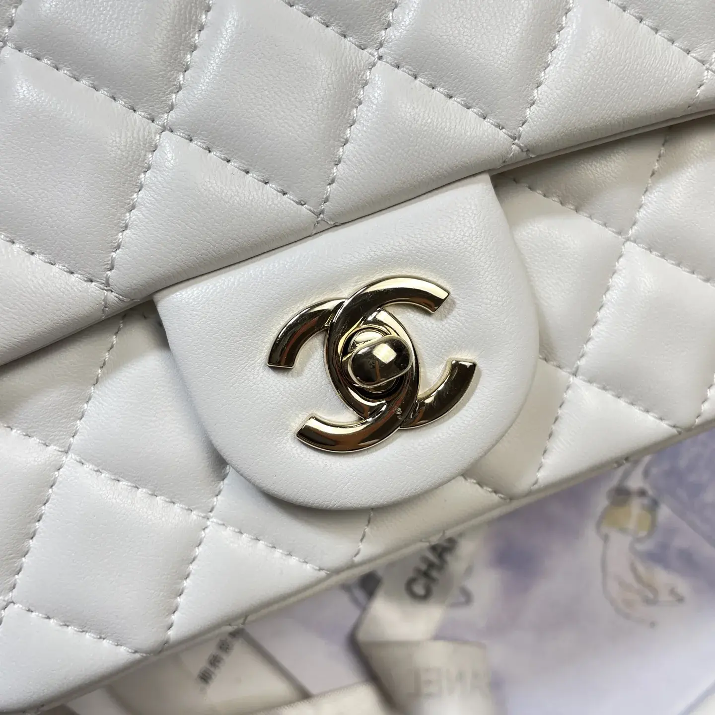 Chanel White Shoulder Bag product photo from LabelPicks