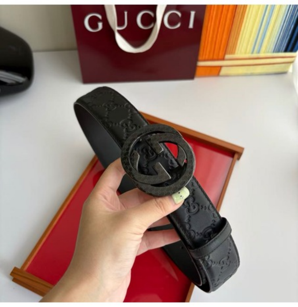 Cinto Masculino Preto com Fivela Circular Monocromática