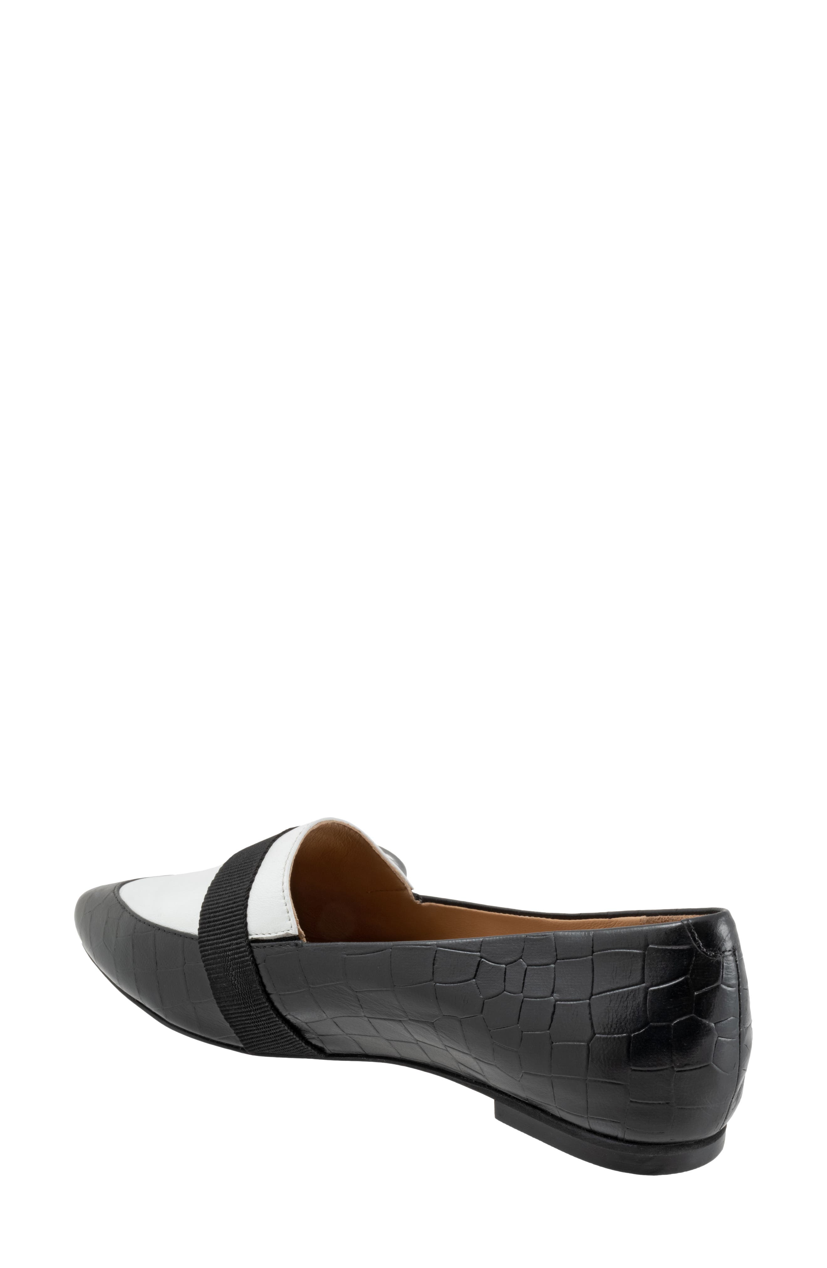 Trotters Emmett Pointed Toe Loafer Flat