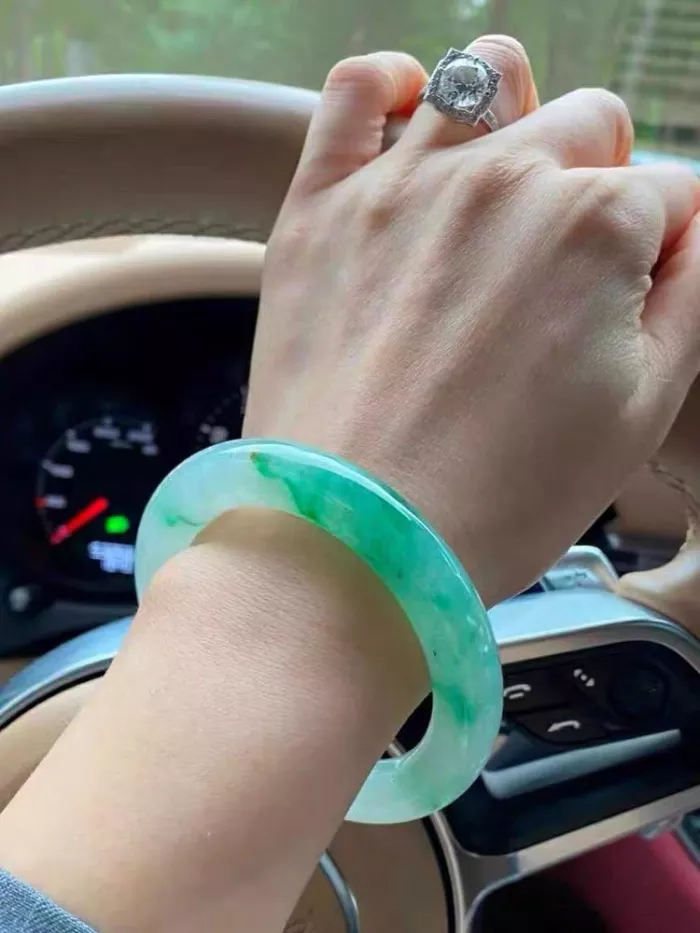 Ice kind of sun green yellow jade floating flower jade bracelet imperial concubine bracelet a natural jade bracelet female