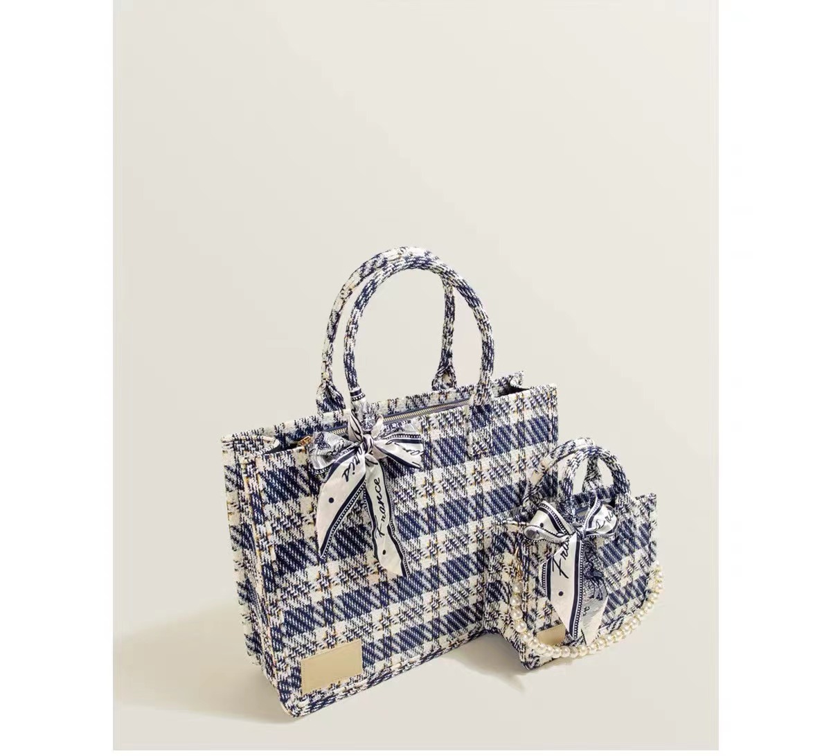 High-end large-capacity bag girl 2022 new fashion girl handbag small square bag girl