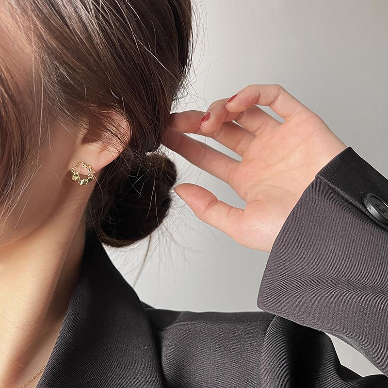 Original star earrings for women, sterling silver, unique sweet and cool style, Korean version, irregular shaped earrings