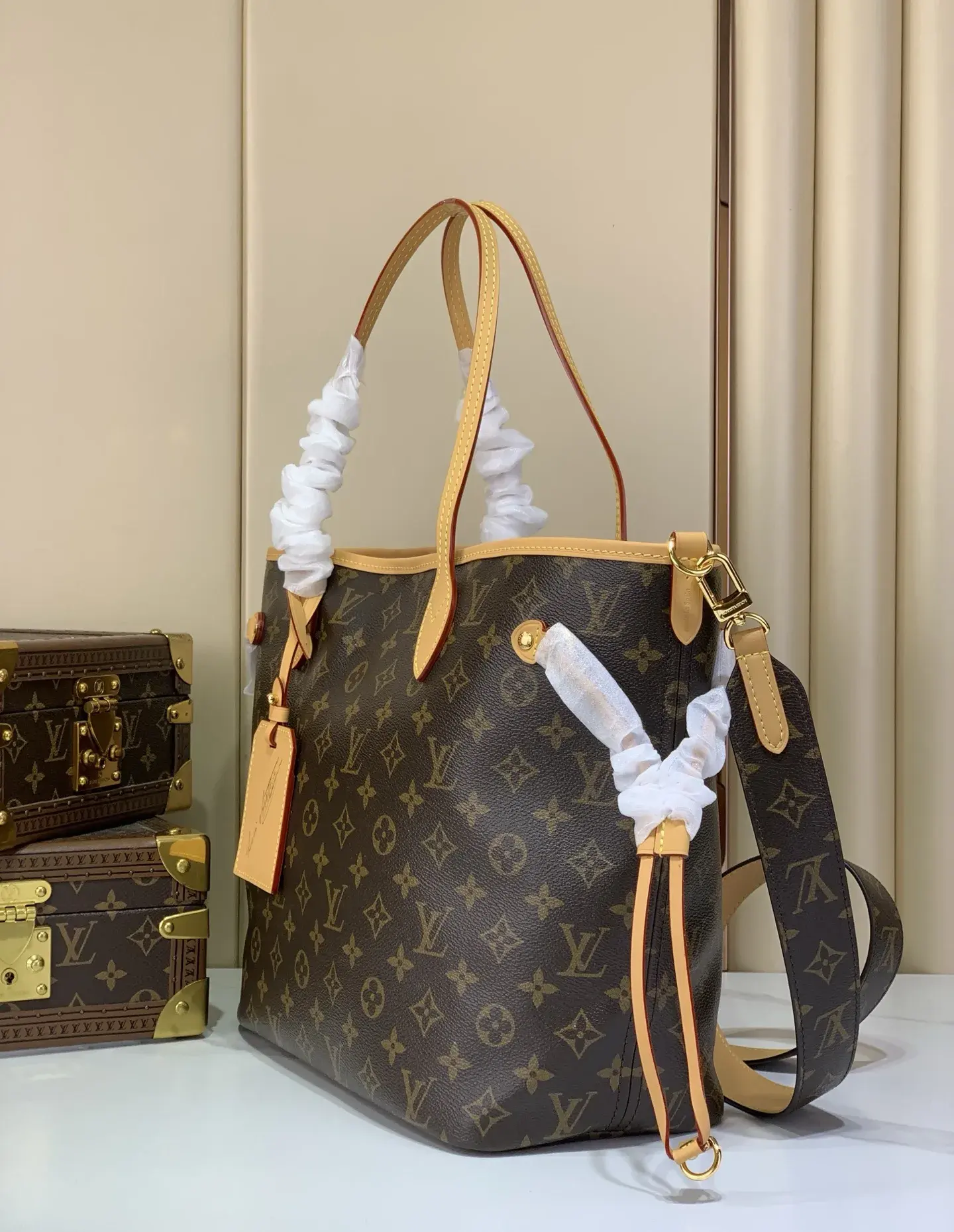 Louis Vuitton Neverfull Monogram Canvas Tote Bag product photo from LabelPicks