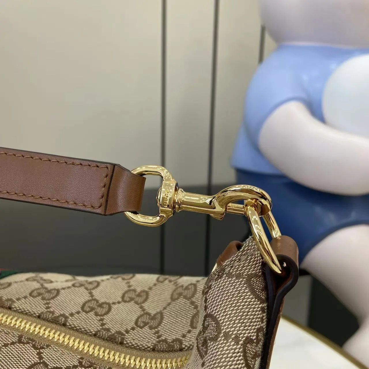 Gucci Brown GG Supreme Canvas Shoulder Bag product photo from LabelPicks