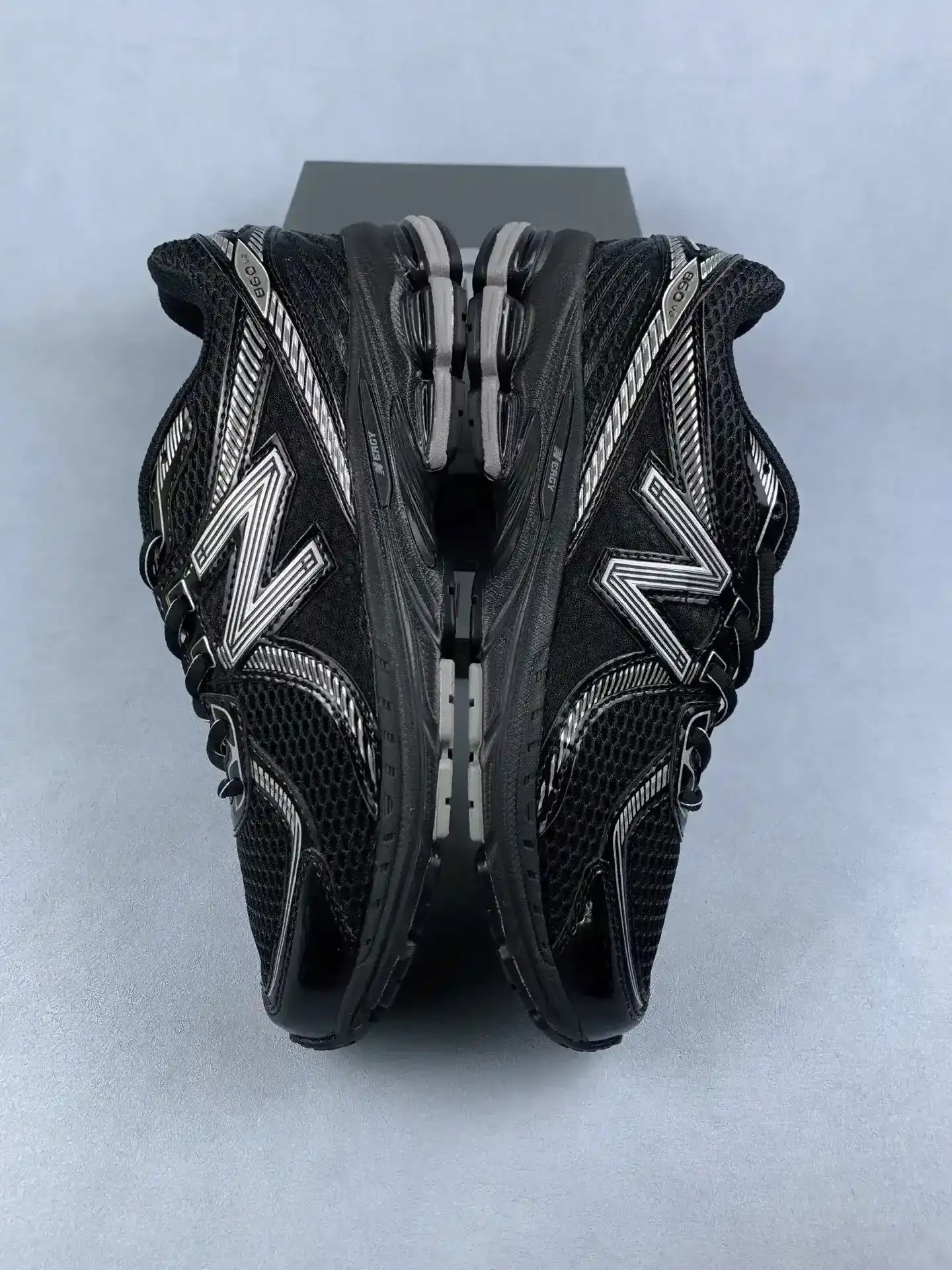 860v2 Shoes product photo from LabelPicks