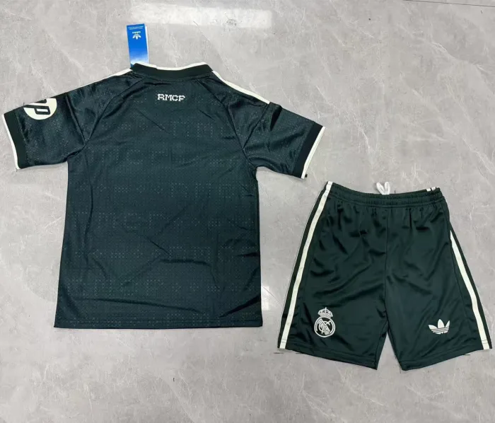 Kids Real Madrid Home Jersey Suit & Socks 26/27