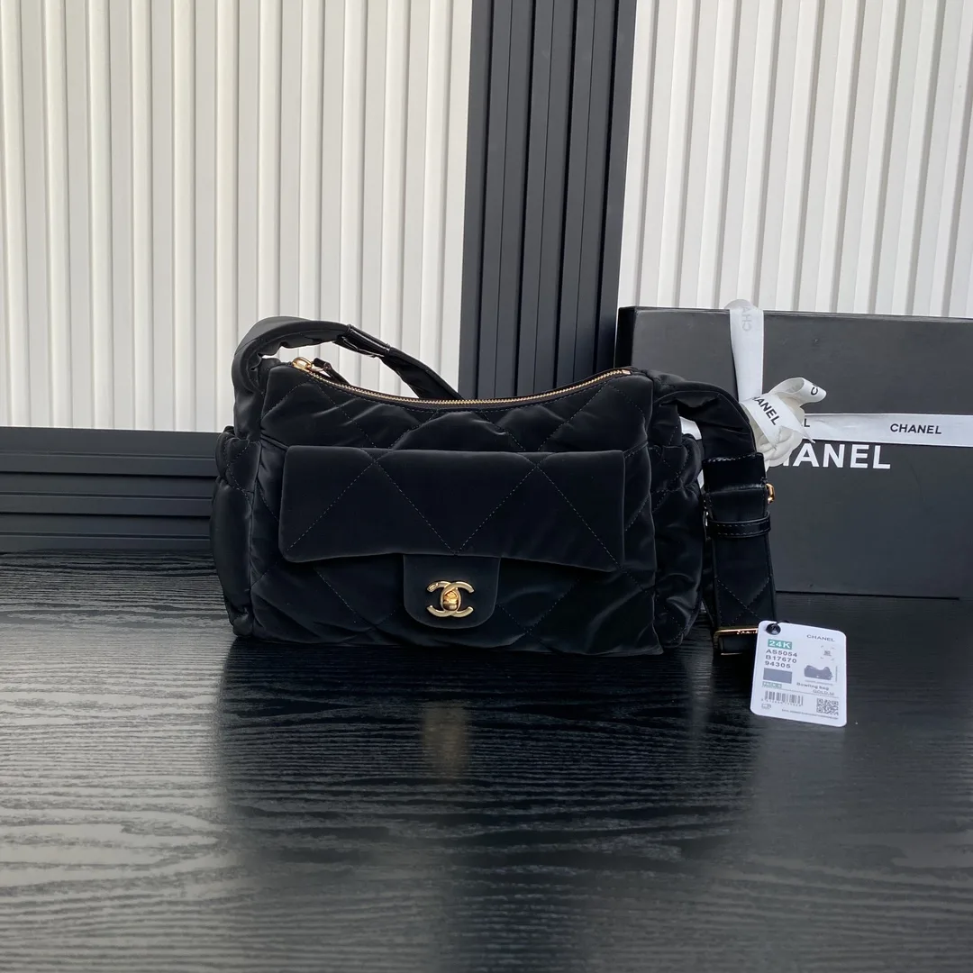 Chanel Lambskin Shoulder Bag product photo from LabelPicks