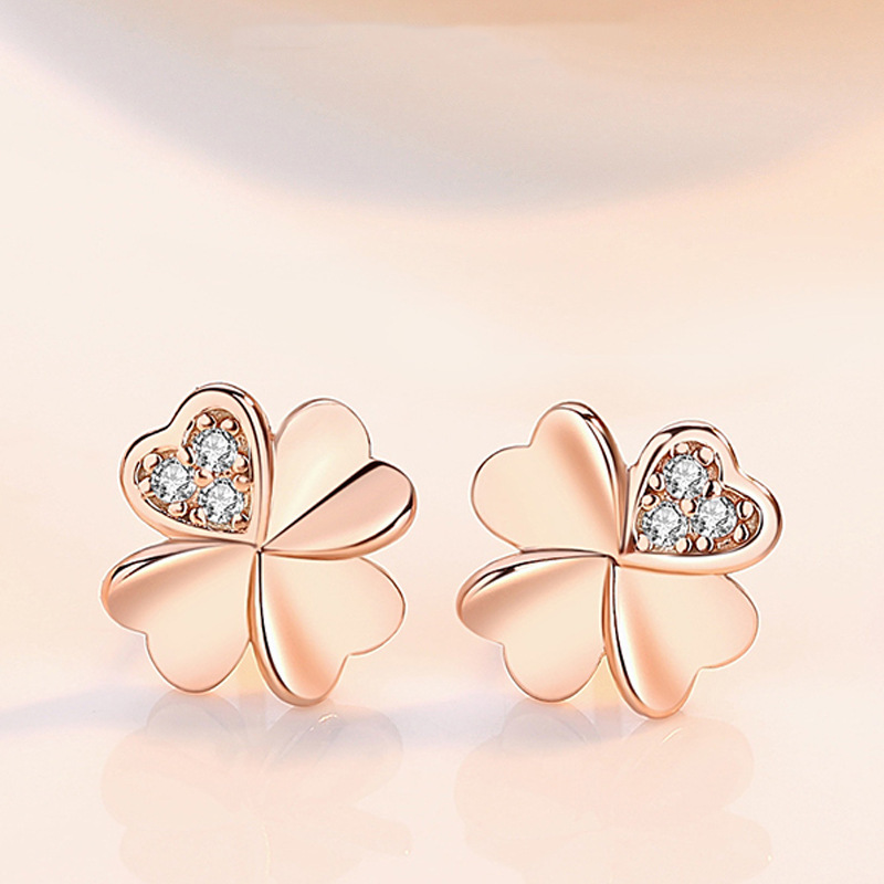 925 sterling silver weekly earrings, a touch of luxury and sophistication, featuring a four-leaf clover and eight-pointed star design, fashionable and elegant, perfect as a Valentine's Day gift