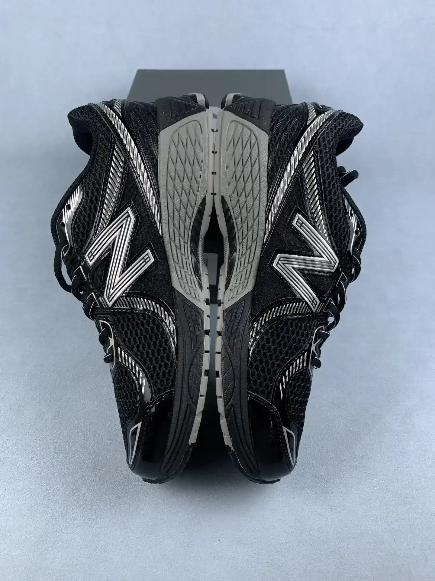 860v2 Shoes product photo from LabelPicks