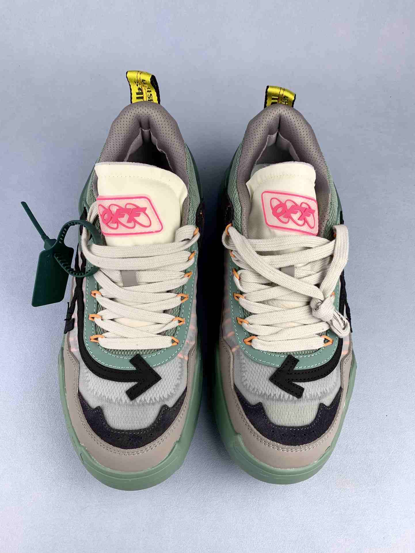 ODSY-1000 Sneakers