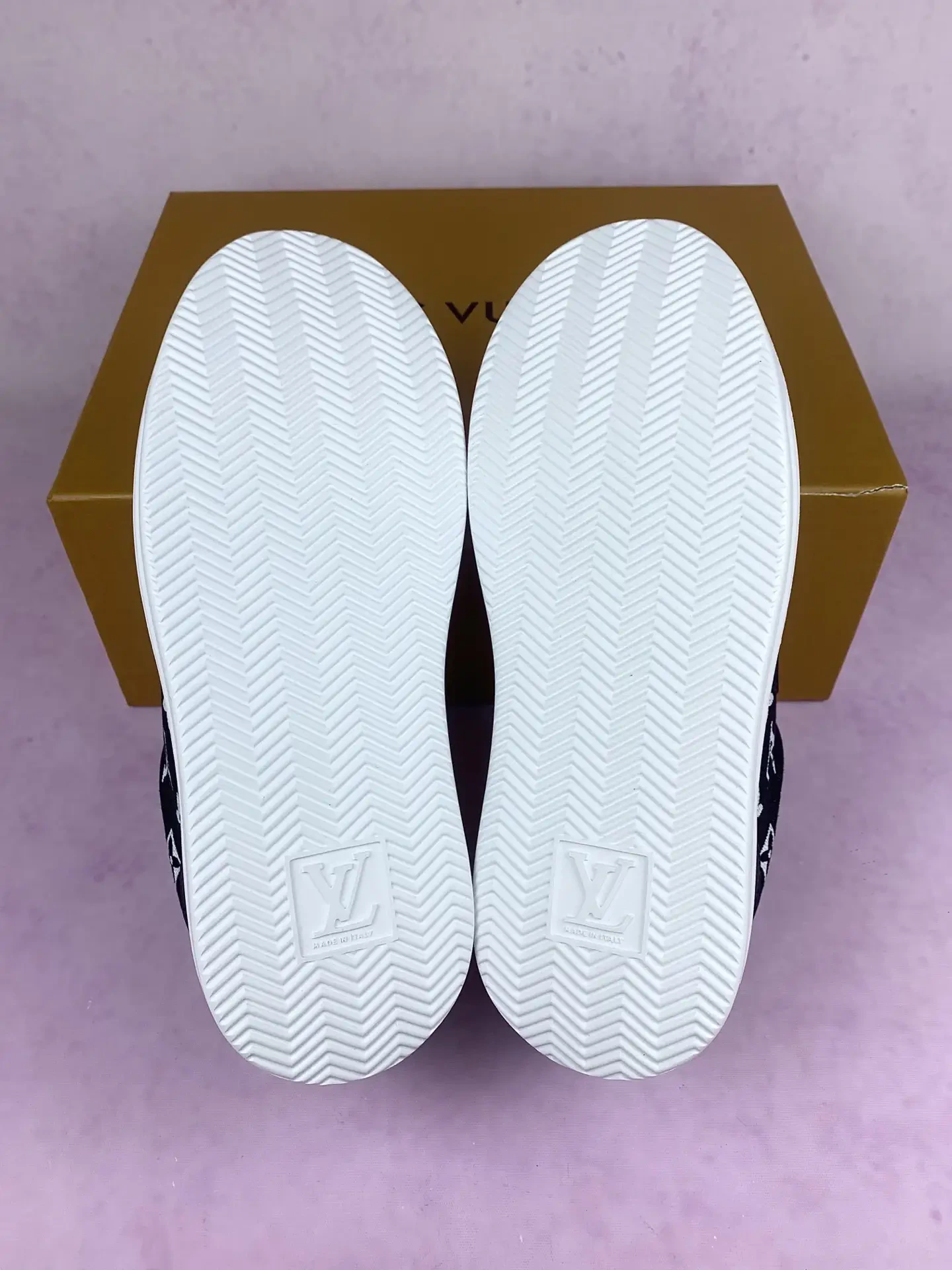 Beverly Hills Sneaker product photo from LabelPicks