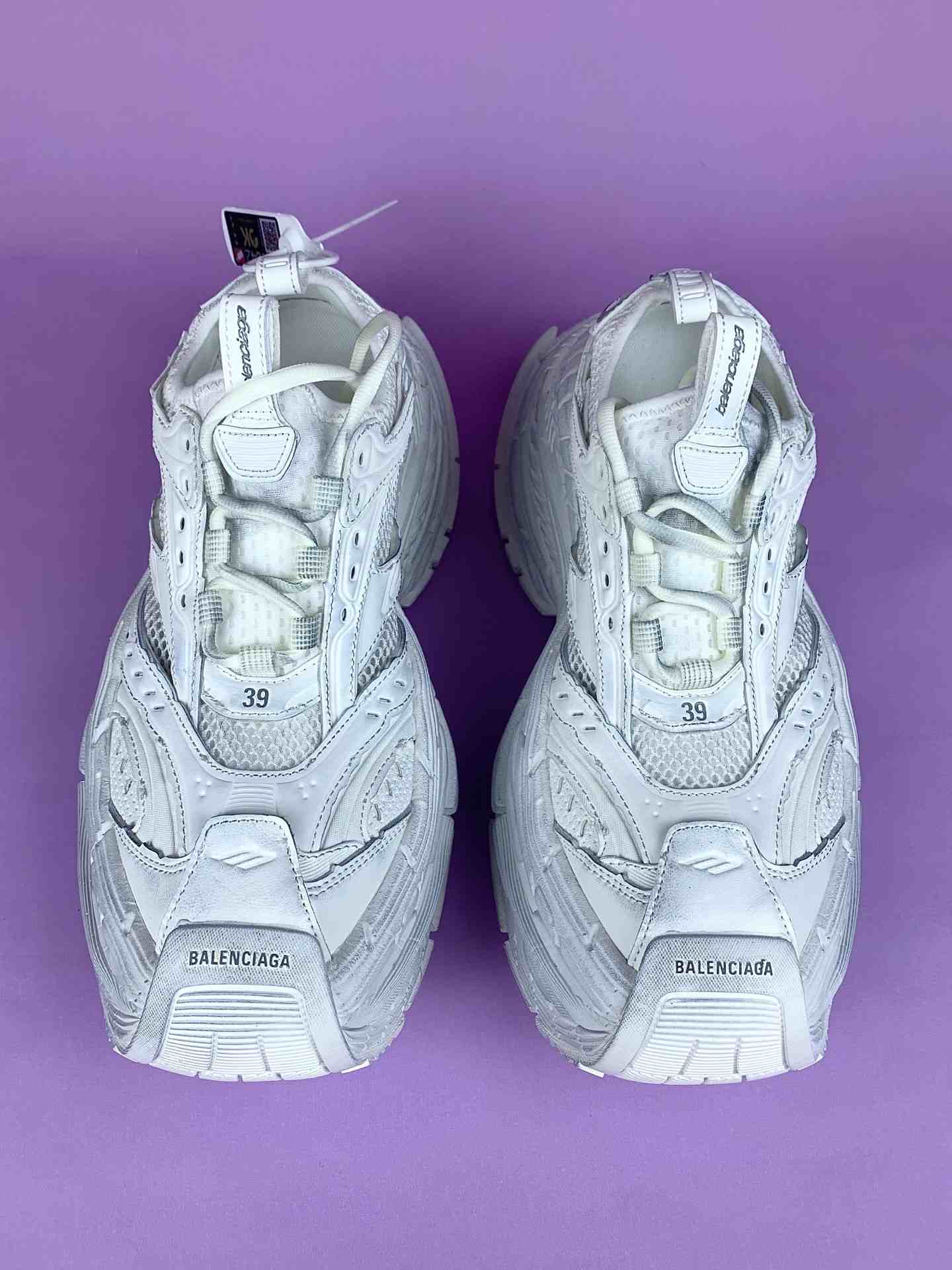 Hamptons Platform Sneaker in White