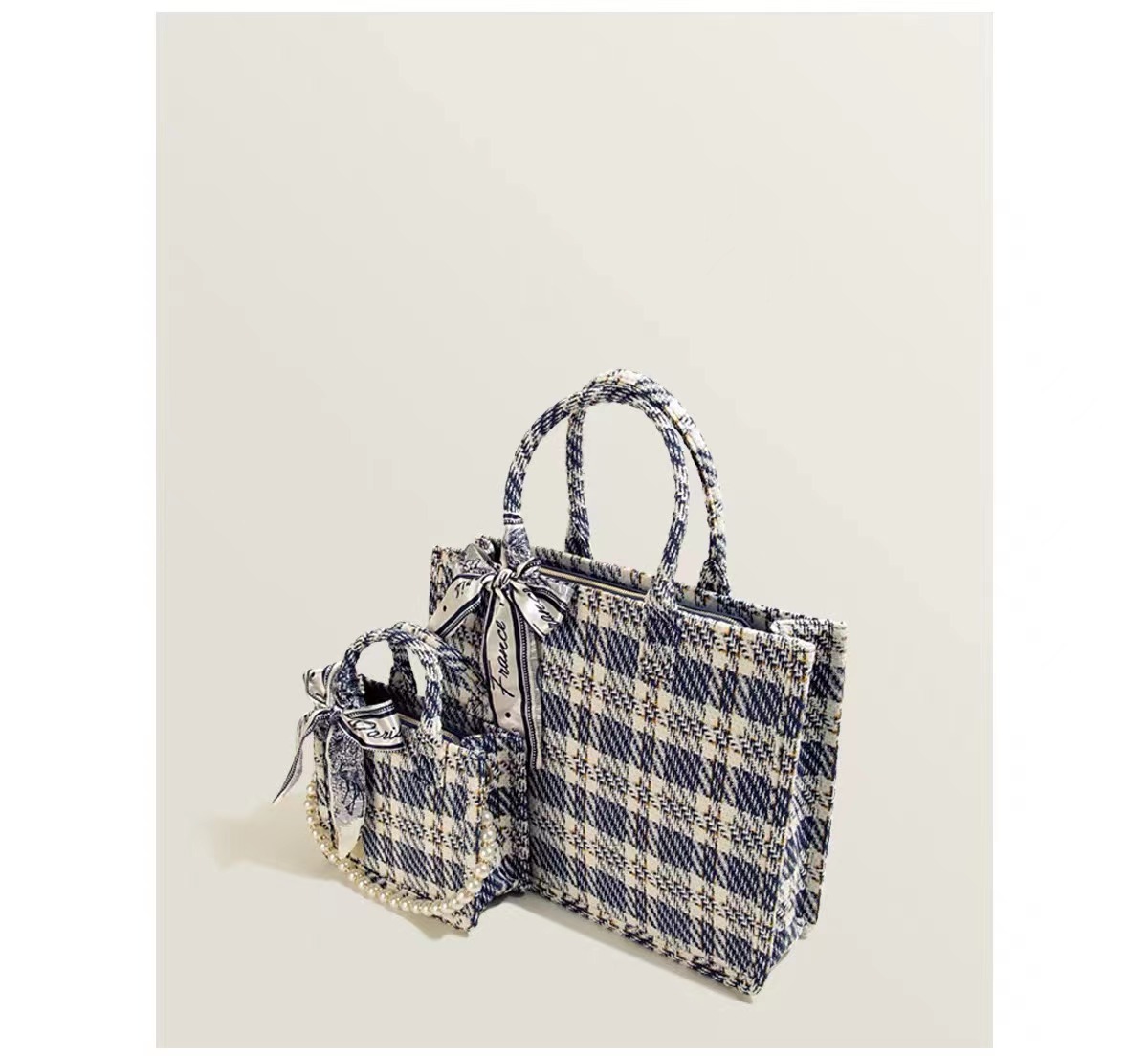 High-end large-capacity bag girl 2022 new fashion girl handbag small square bag girl