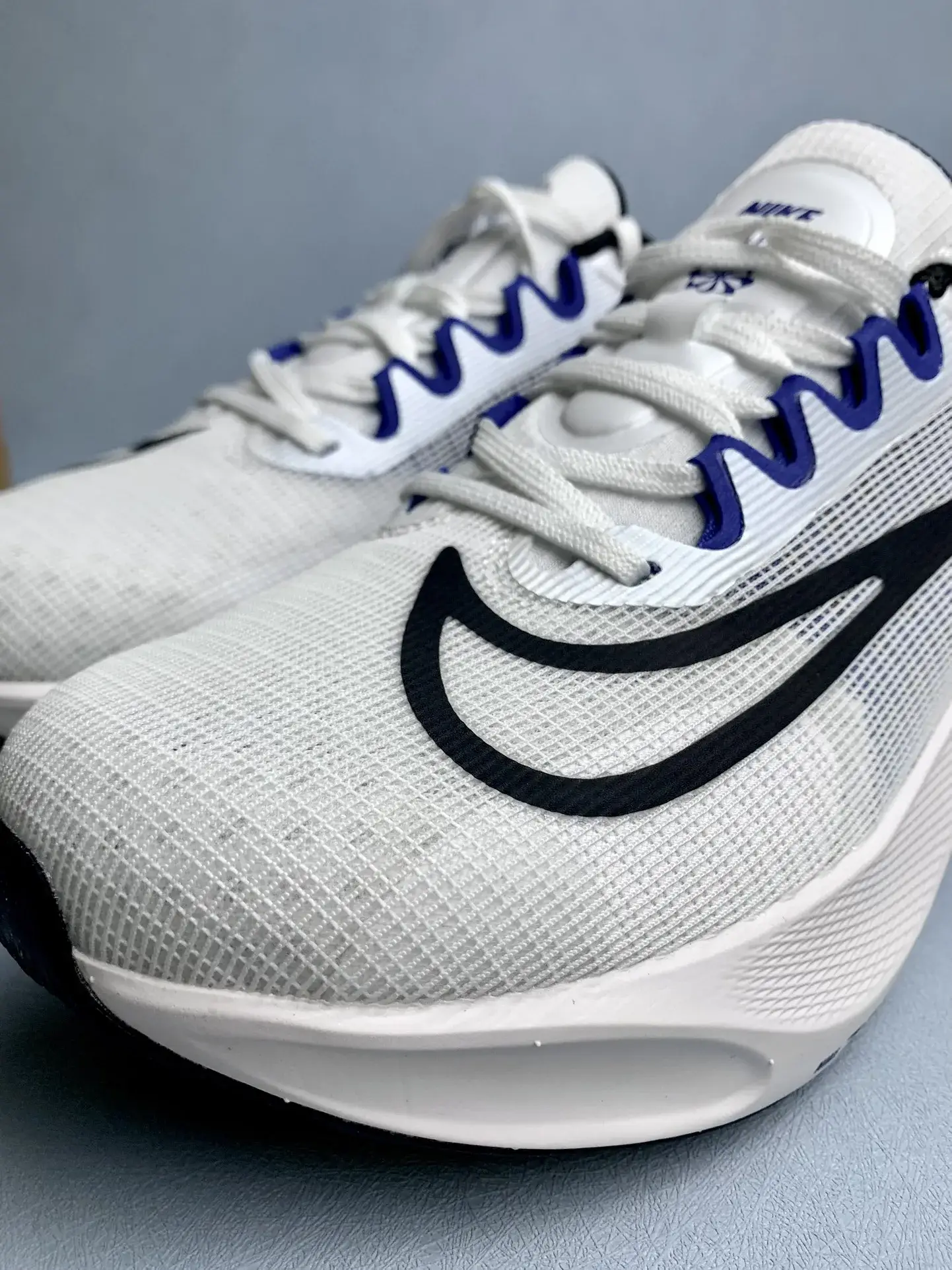 Nike Zoom Fly 5 Running Shoes product photo from LabelPicks