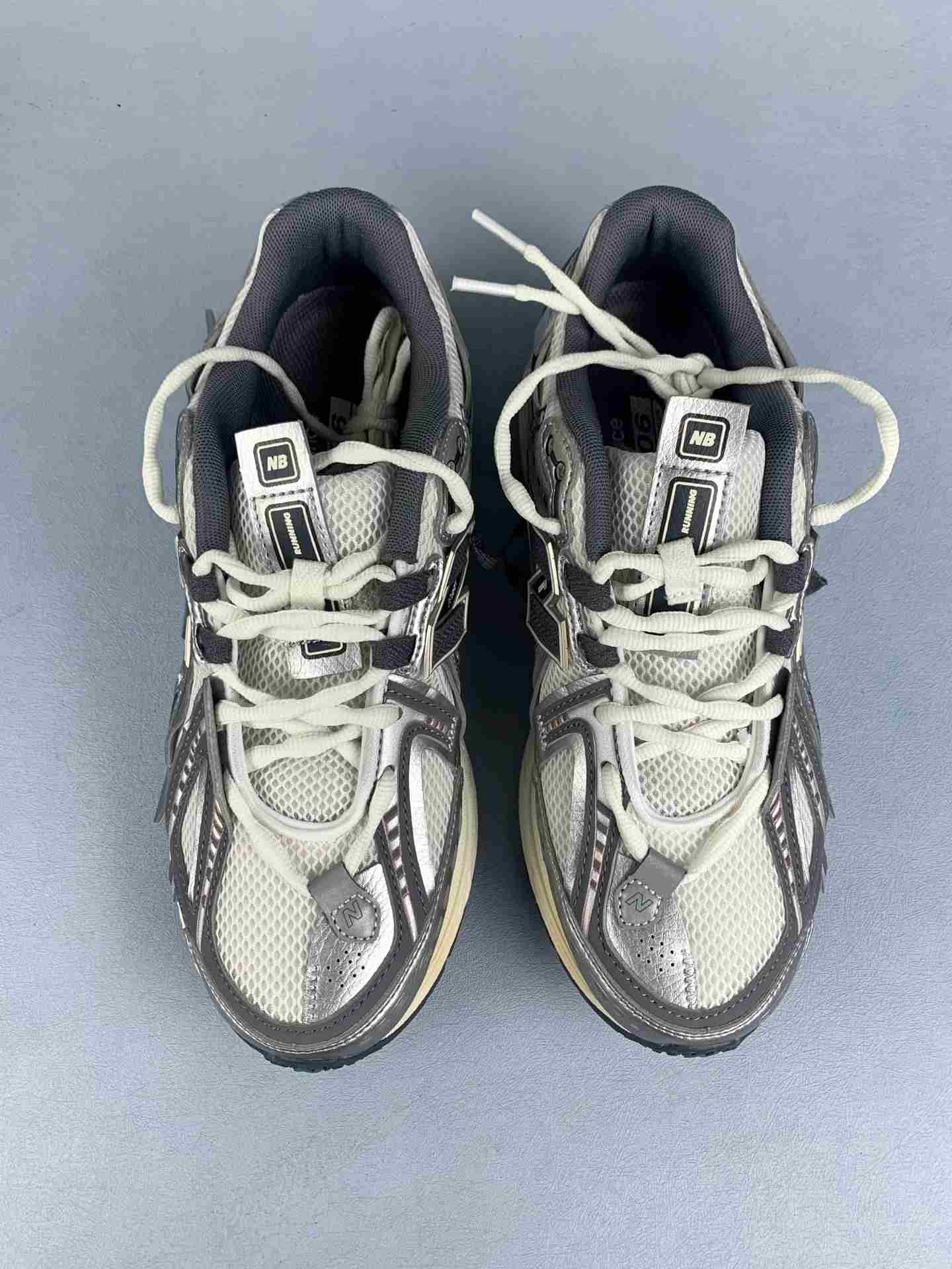1906A Shoes