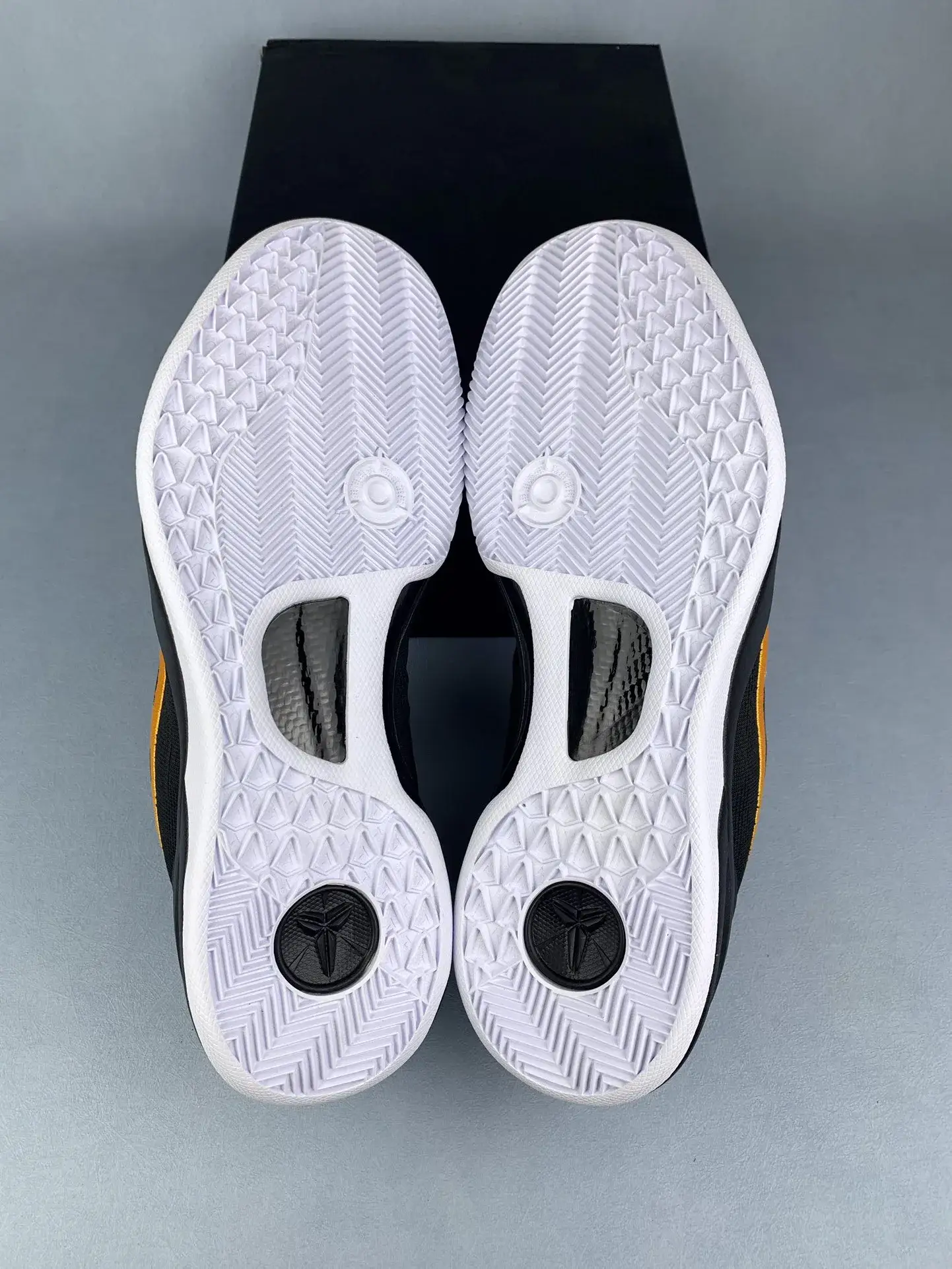 Kobe 8 Protro “Lakers Away” Basketball Shoes product photo from LabelPicks