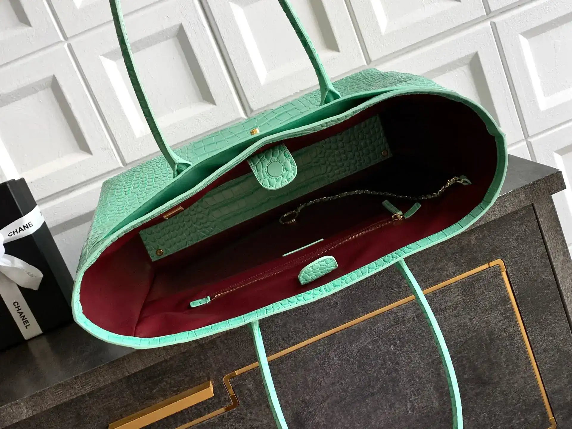Chanel Green Calfskin Tote Bag product photo from LabelPicks