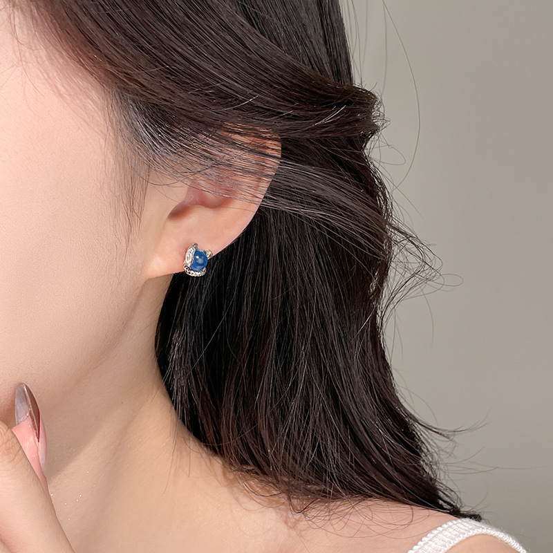 S925 sterling silver Medusa's Eye snake earrings, unique and stylish silver needle earrings for women, trendy and personalized Thai silver jewelry