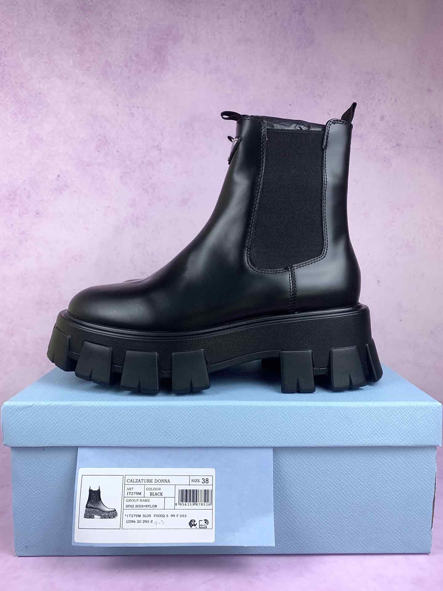 Monolith leather Chelsea boots