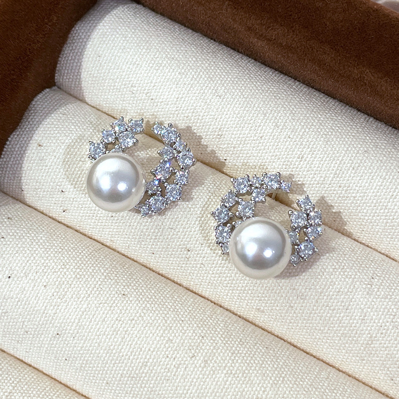Galaxy Party Earrings for Women, 925 Sterling Silver, French Vintage Style, Pearl C-Shaped Moon Earrings, Niche High-End Design