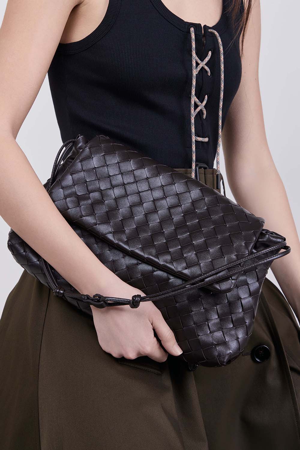 BOTTEGA VENETA תיק קלאץ' דאסטבג