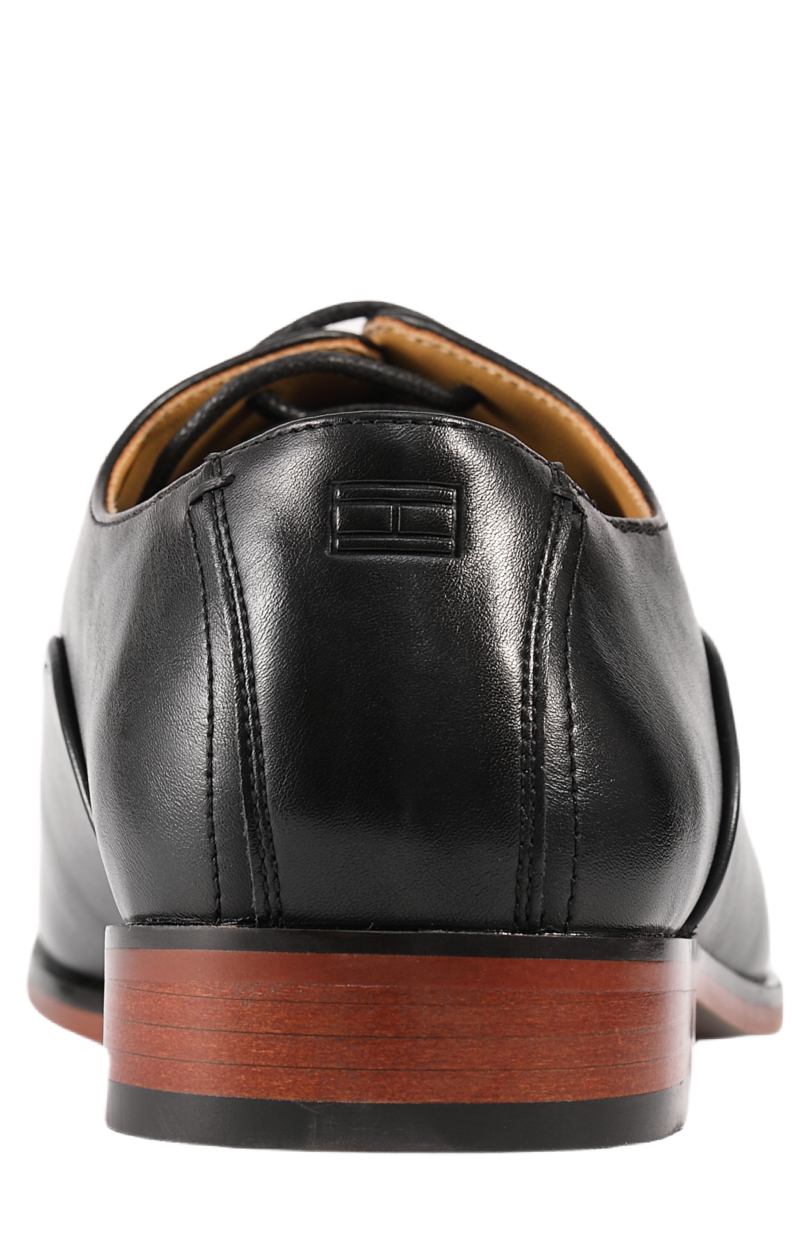 Tommy Hilfiger Saylor Cap Toe Oxford