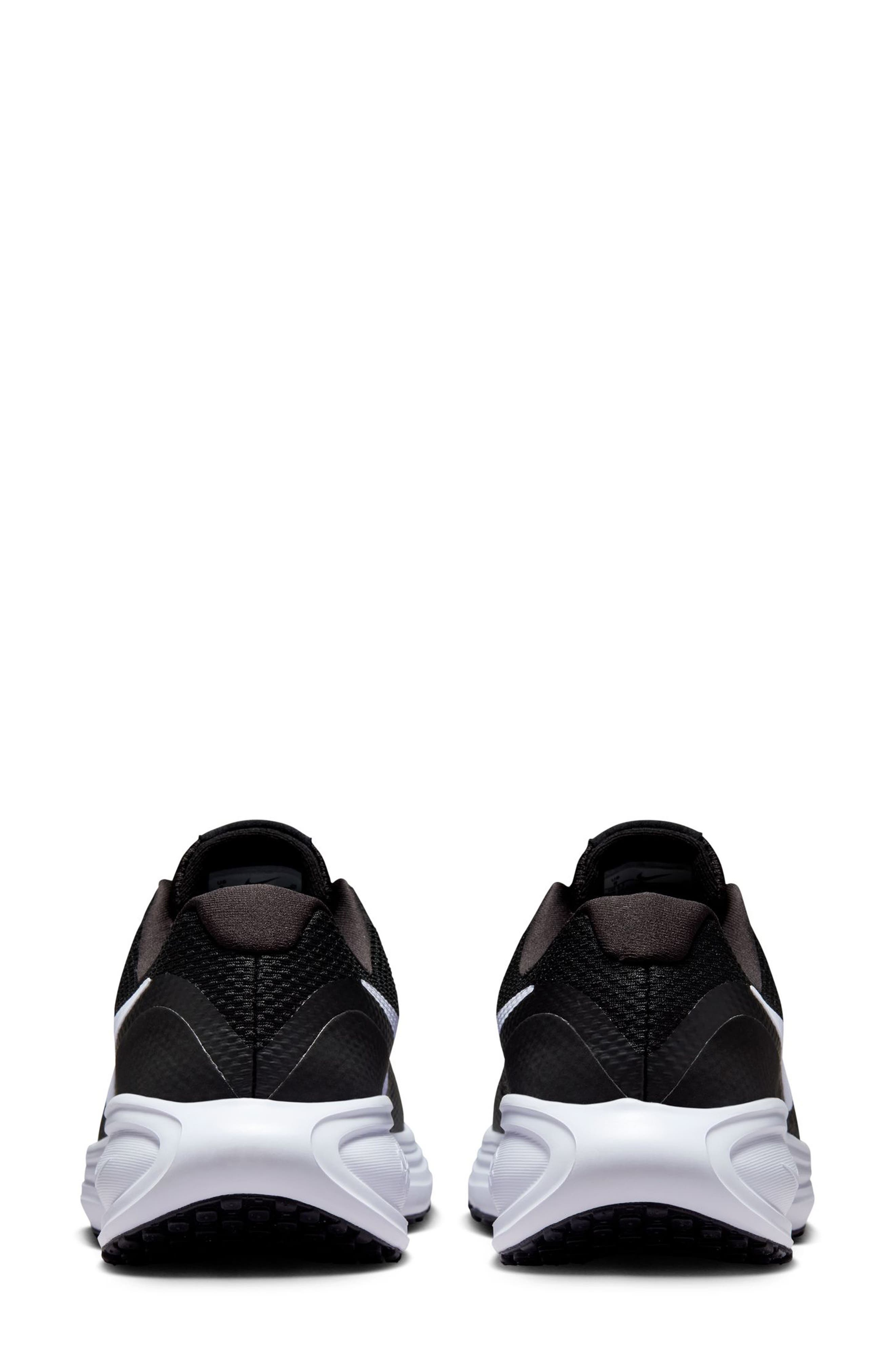 Nike Revolution 8 Running Shoe