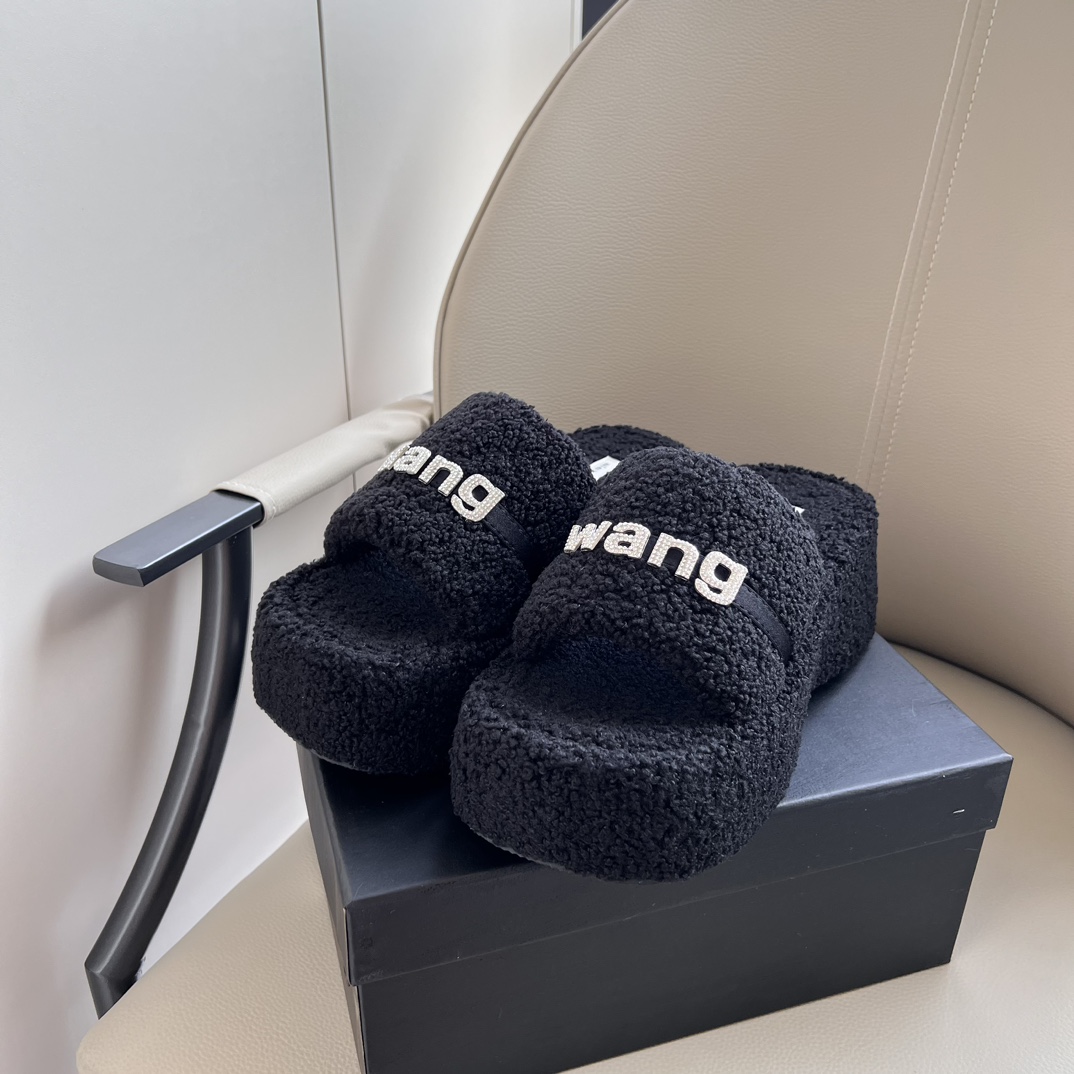 0411 New Breathable Loose Home Couple Logo Slippers