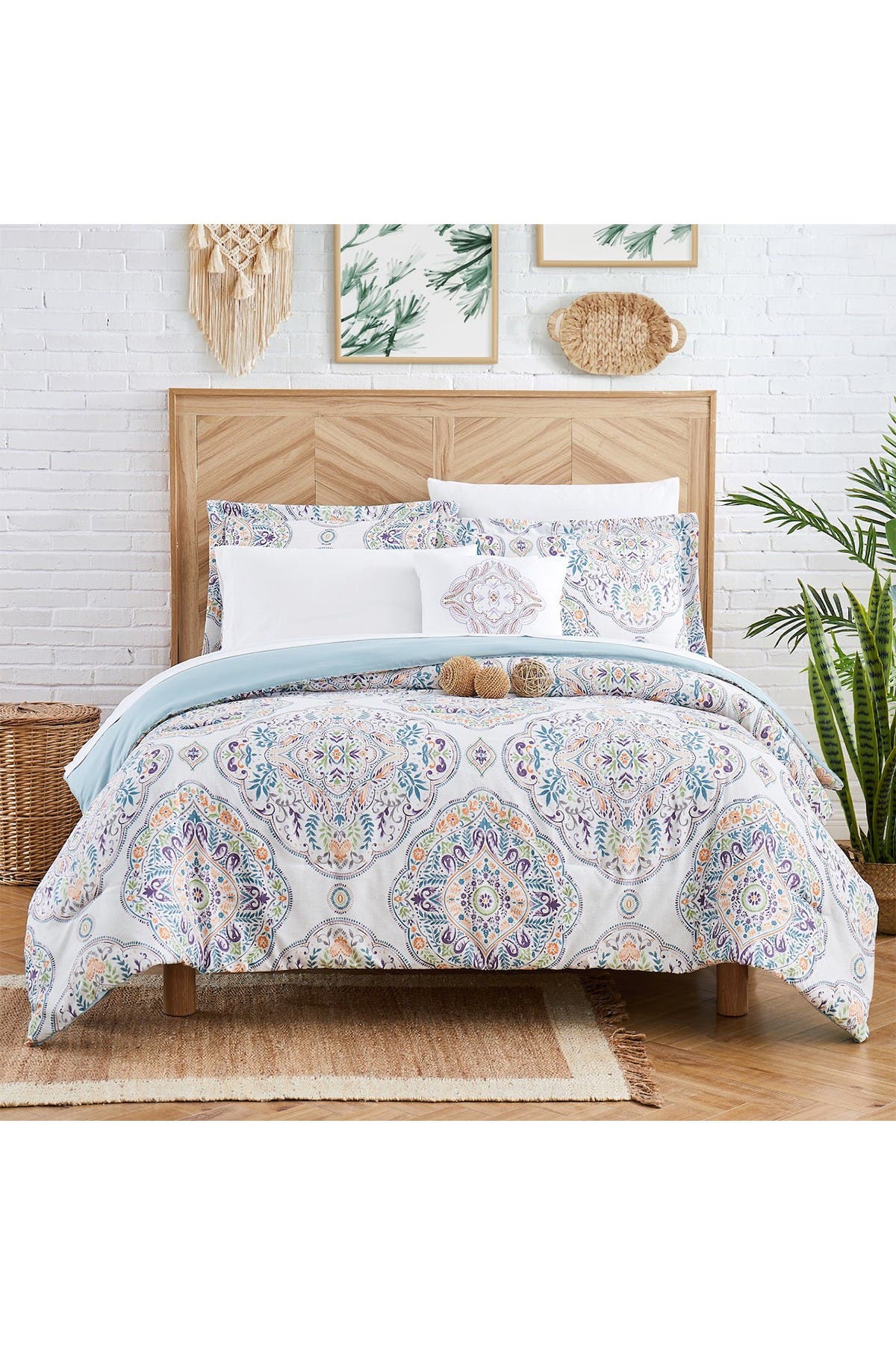 Modern Threads Castell Complete 8-Piece Bedding Set