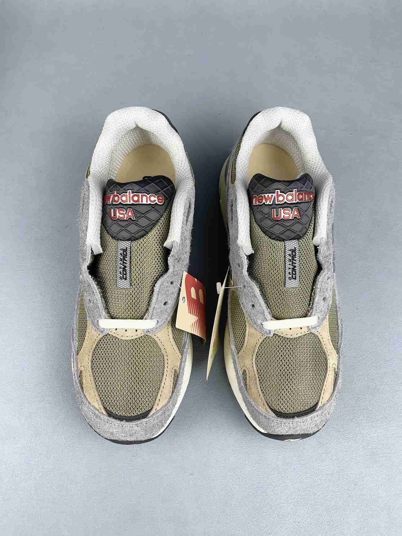 New Balance 990v3 Shoes