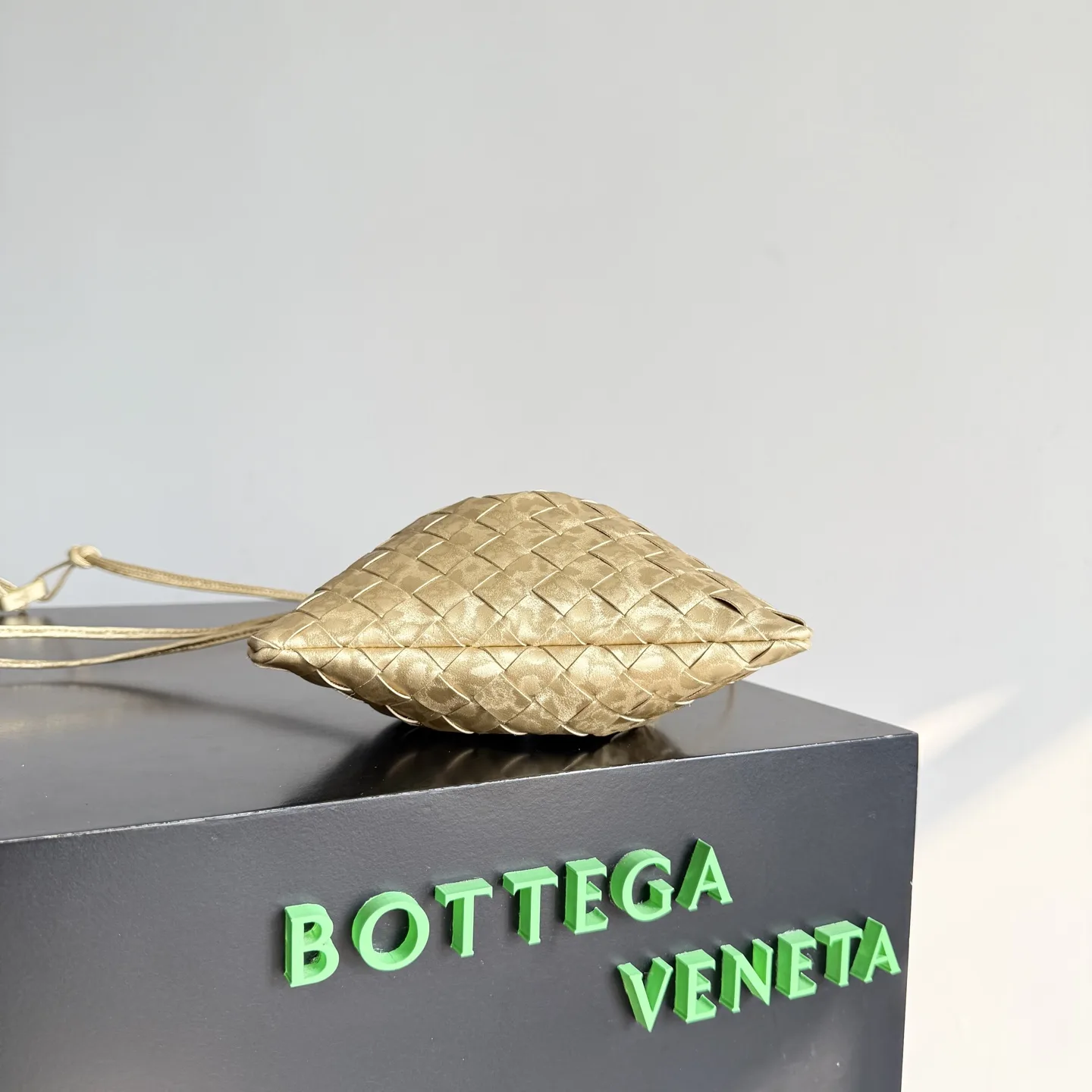 Bottega Veneta Dustbag Intrecciato Woven Leather Bucket Bag product photo from LabelPicks