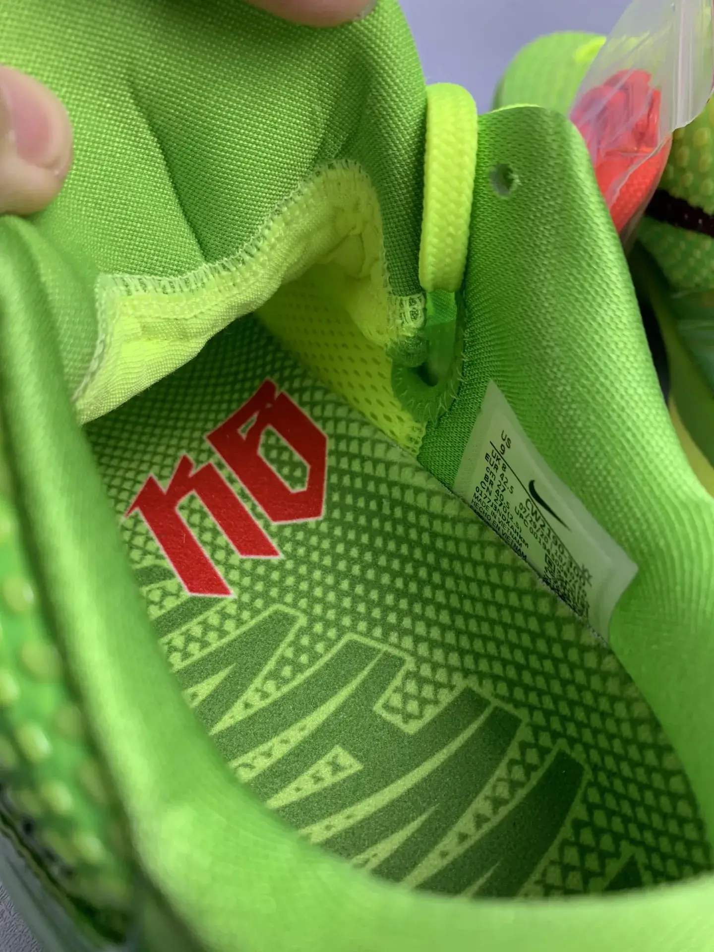 Kobe 6 Protro “Grinch” Basketball Shoes product photo from LabelPicks