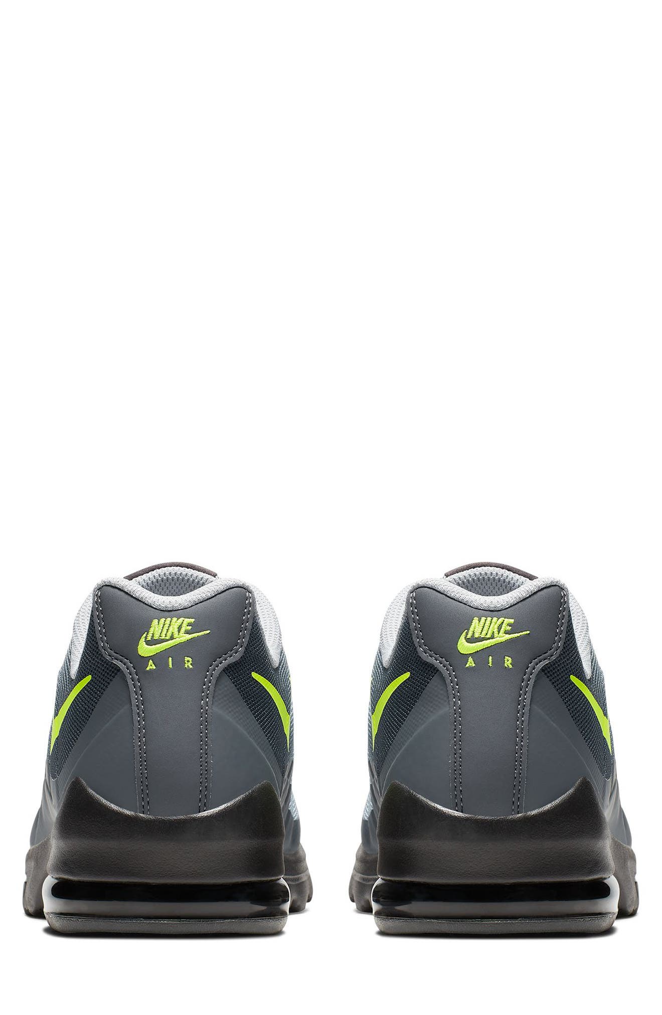 Nike Air Max Invigor Sneaker