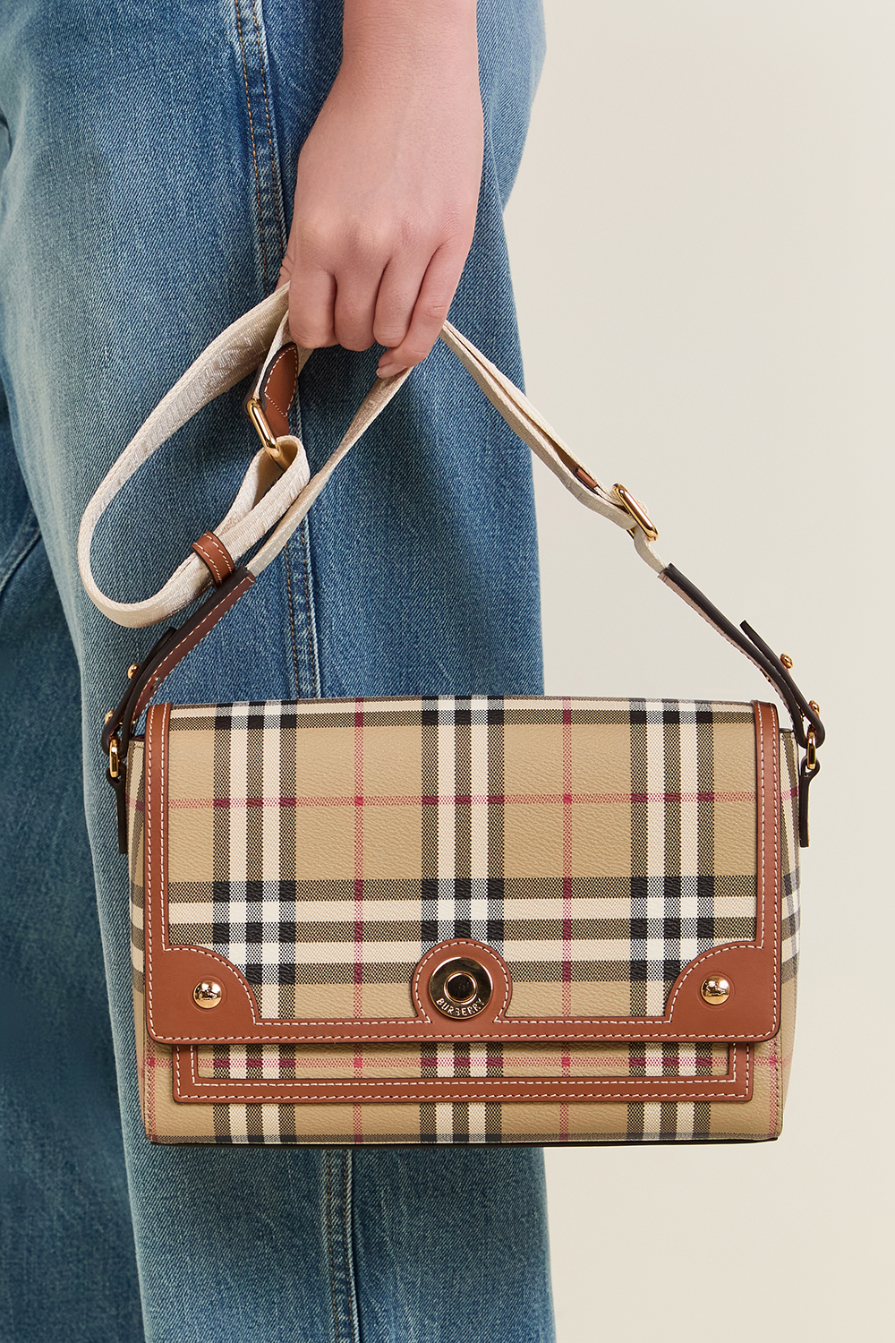 BURBERRY תיק קרוסבודי