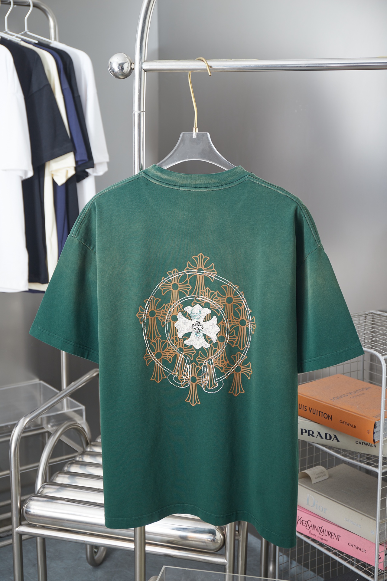Hot Diamond Cross Print Round Neck T-Shirt