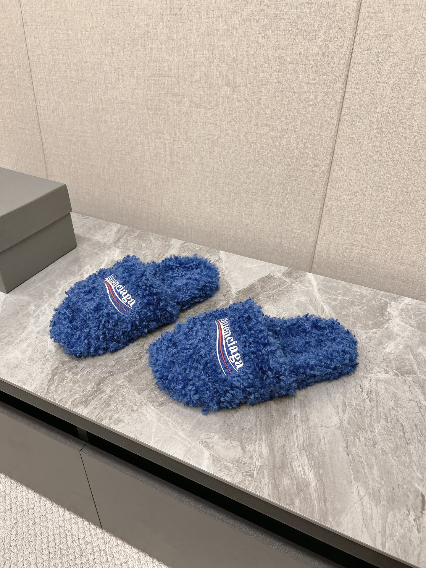 0411 New Breathable Loose Home Couple Logo Slippers