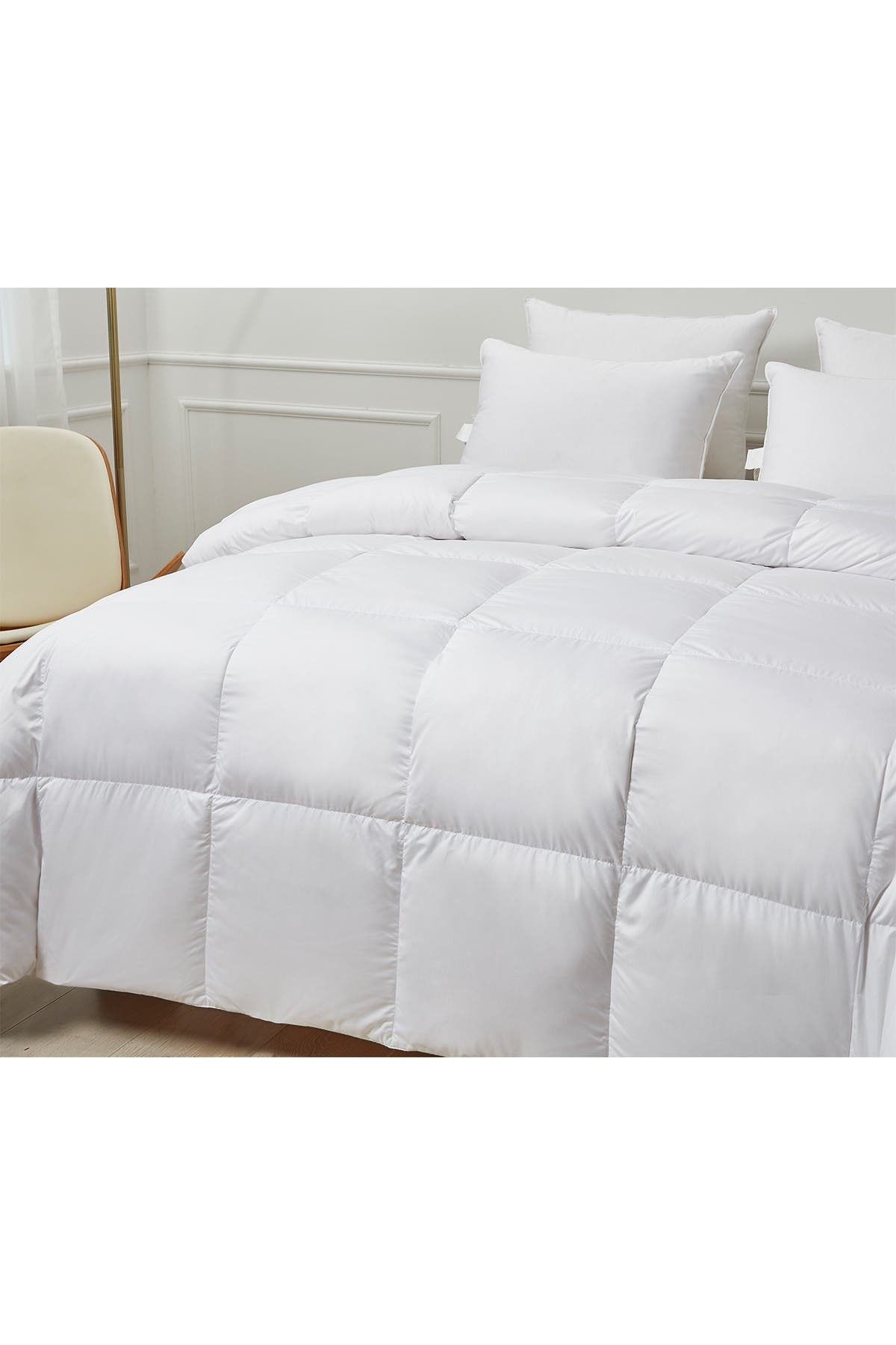 BLUE RIDGE HOME FASHIONS Kathy Ireland Ultra-Soft Nano-Touch Light Warmth White Down Fiber Comforter