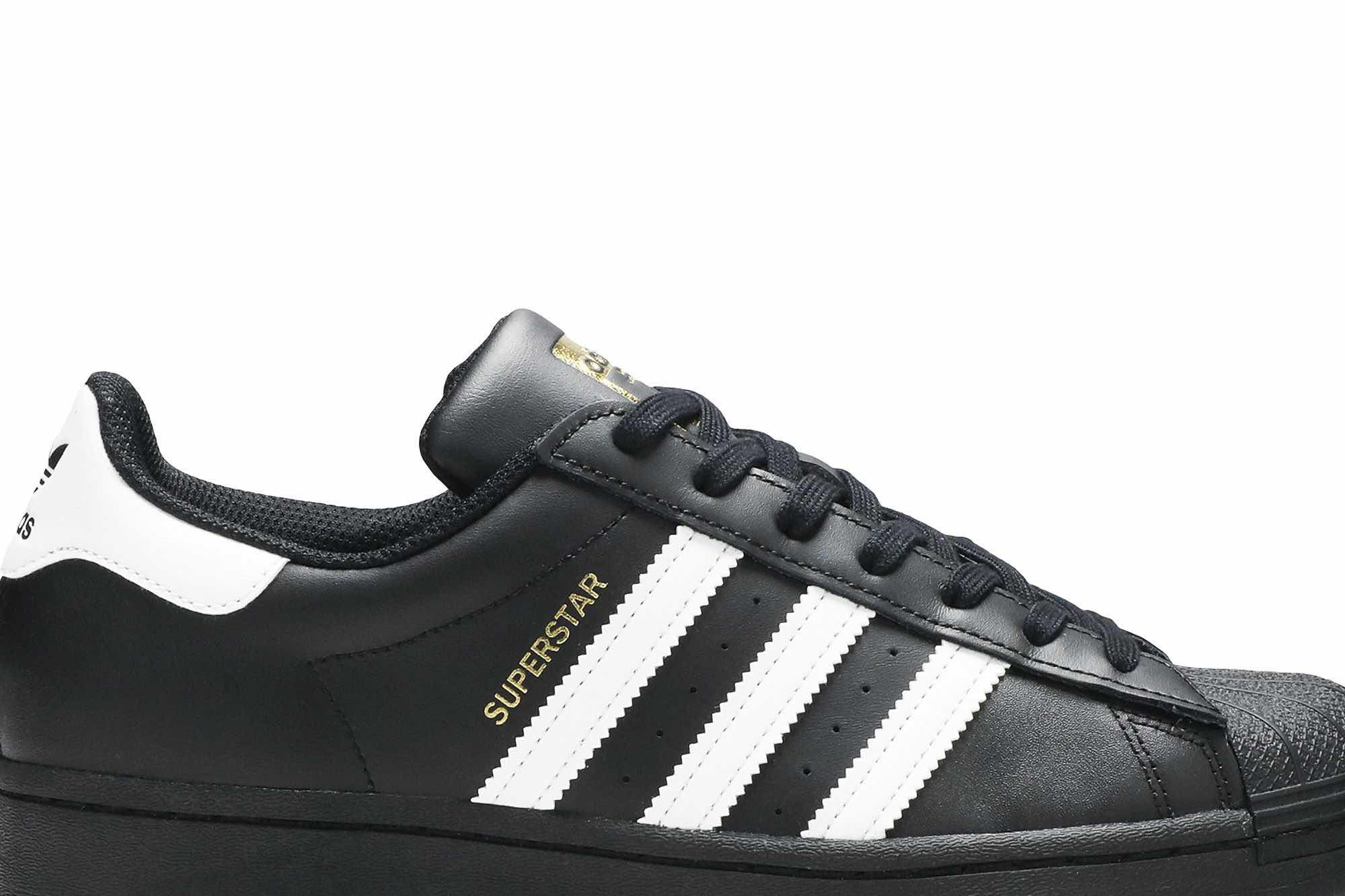 Superstar ‘Core Black White’ EG4959